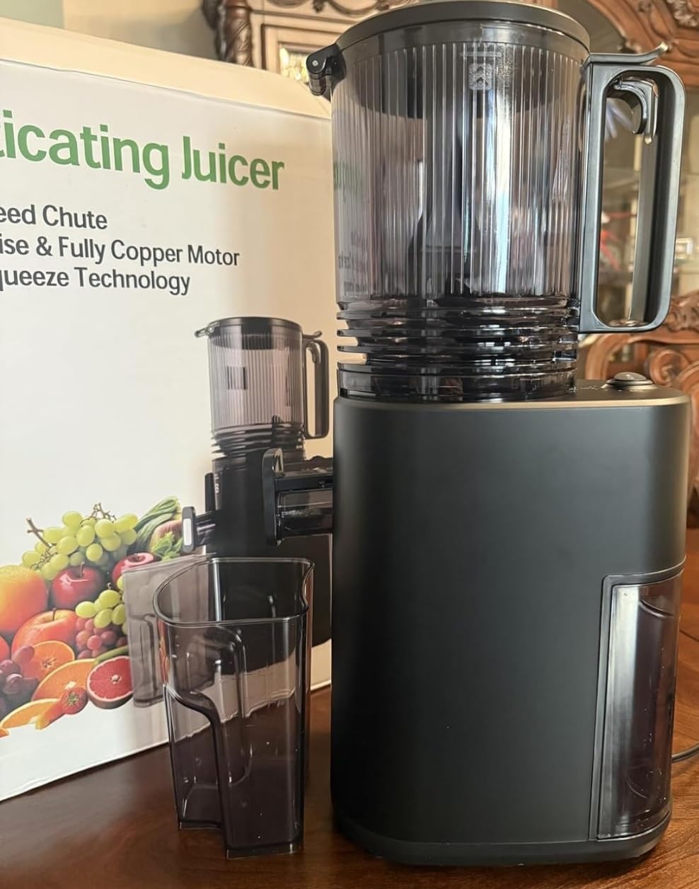 Cold Press Juicer, 5.5inch Wide Feed Chute Juicer Extractor Machine, Slow Masticating Juicer for Whole Vegetables & Fruits, Black customer photo 1