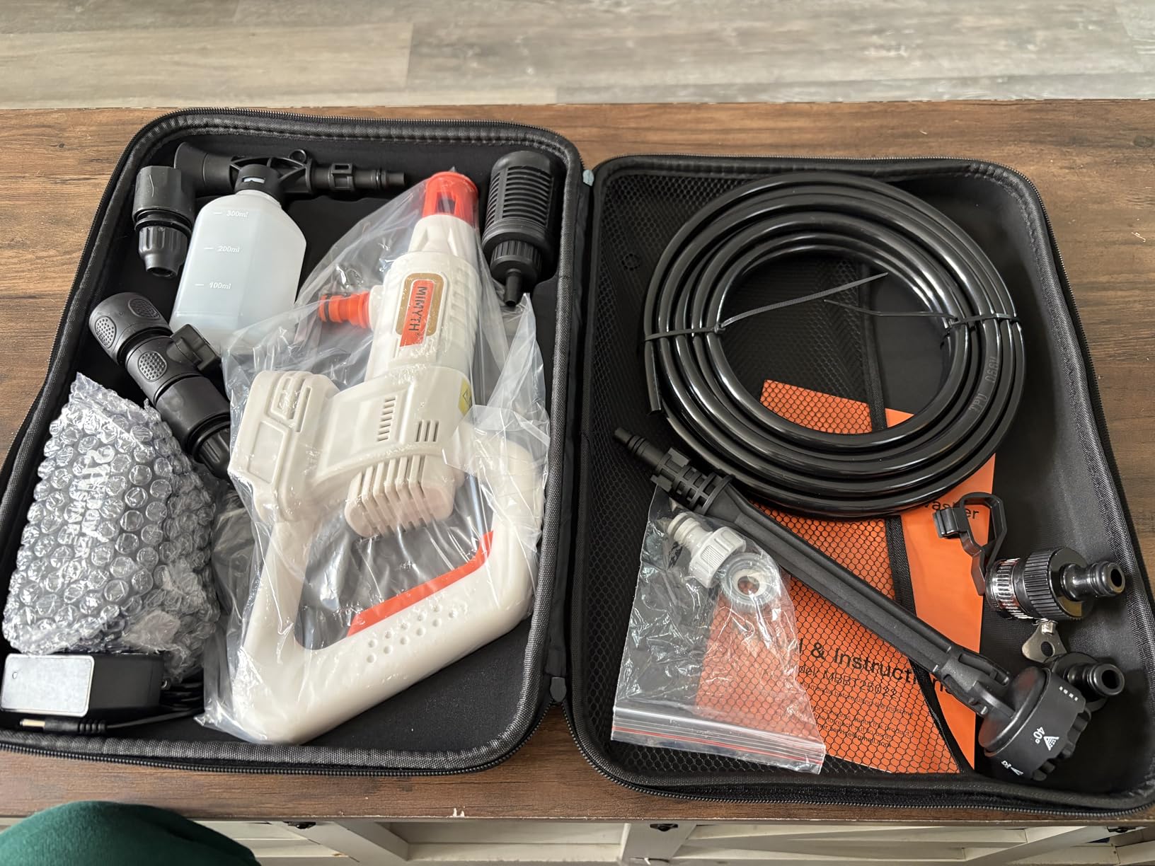 Cordless Pressure Washer Battery Powered; 1200PSI Cordless Power Washer with Brushless Motor, 4.0Ah Battery, 6-in-1 Nozzle, 3 Level; Handheld Portable Pressure Washer (Titanium Black) customer photo 1
