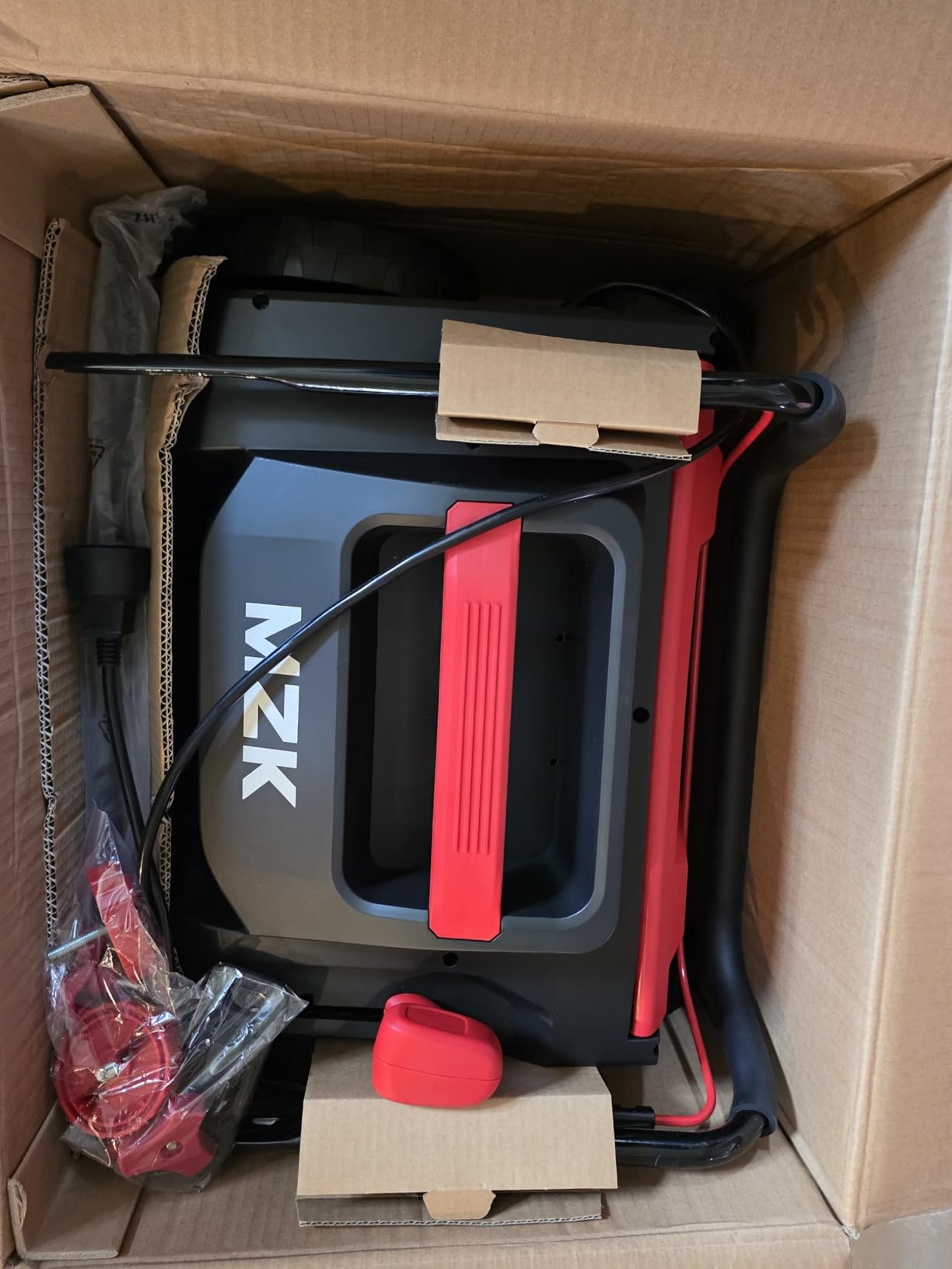 MZK 15-inch 2-in-1 Electric Dethatcher and Scarifier w/Removeable 5-Position Height Adjustment,Lawn dethatcher w/12-Gallon Thatch Collection Bag,Keep Lawn Health(RED) customer photo 2