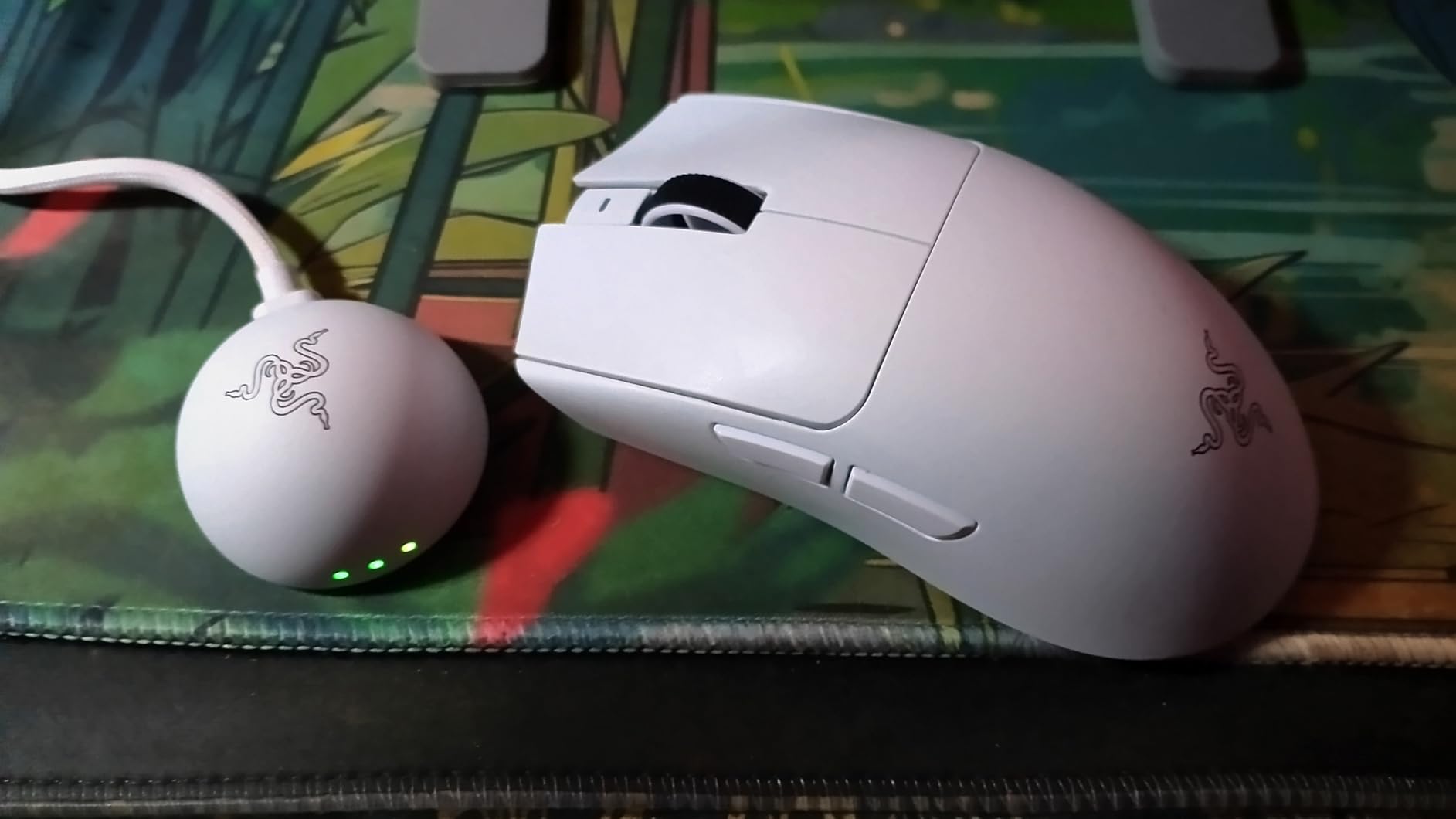 Razer Viper V4 Pro Wireless Esports Gaming Mouse: 49g Ultra Lightweight, Fast & Precise, 50K DPI Optical Sensor, 8K Polling, Gen-4 Optical Switches, Scroll Wheel, USB-C Charging, for PC & Mac - Black customer photo 2
