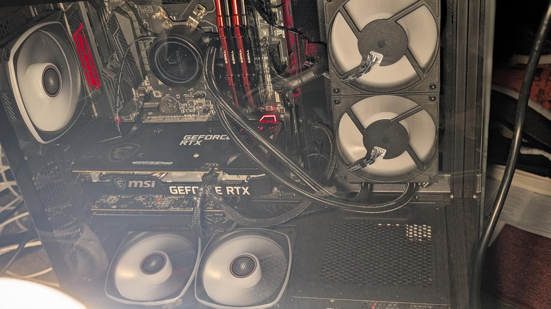 MONTECH Sky 3 ATX PC Case, Panoramic Glass, Adjustable Airflow, Personalized Design, 360mm Radiator Support, 3x120mm ARGB PWM Fans Pre-Installed, Compact Build for Next-Gen GPU, Black (SKY3B) customer photo 2