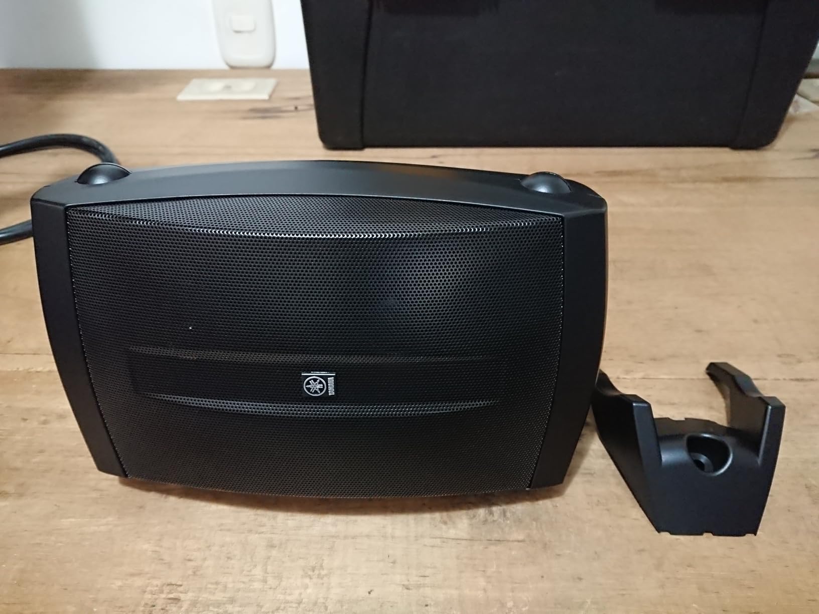 YAMAHA NS-AW150BL 2-Way Indoor/Outdoor Speakers (Pair, Black) - Wired customer photo 2
