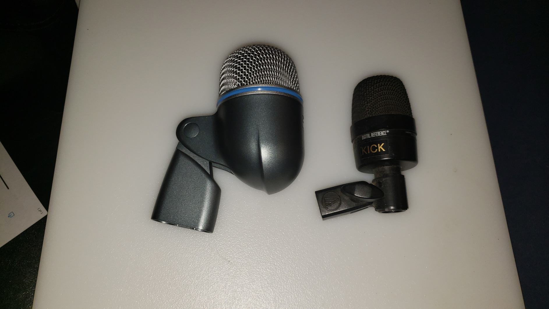 Shure BETA 52A Kick Drum Microphone - Supercardioid Dynamic Mic with High Output Neodymium Element, Locking Stand Adapter, Durable Steel Mesh Grille and Shock Mount customer photo 2