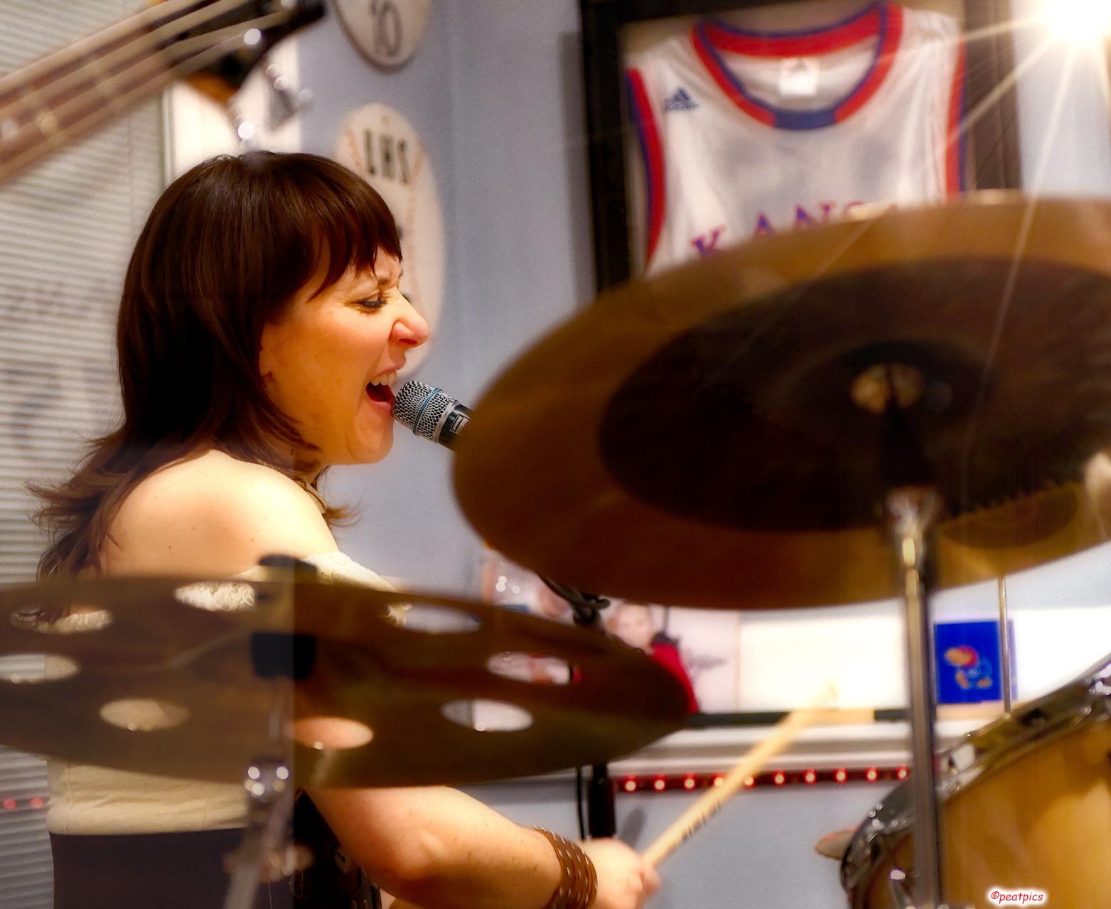 Shure BETA 56A Snare and Tom Microphone - Supercardioid Swivel-Mount Dynamic Drum Mic for Close Miking customer photo 2