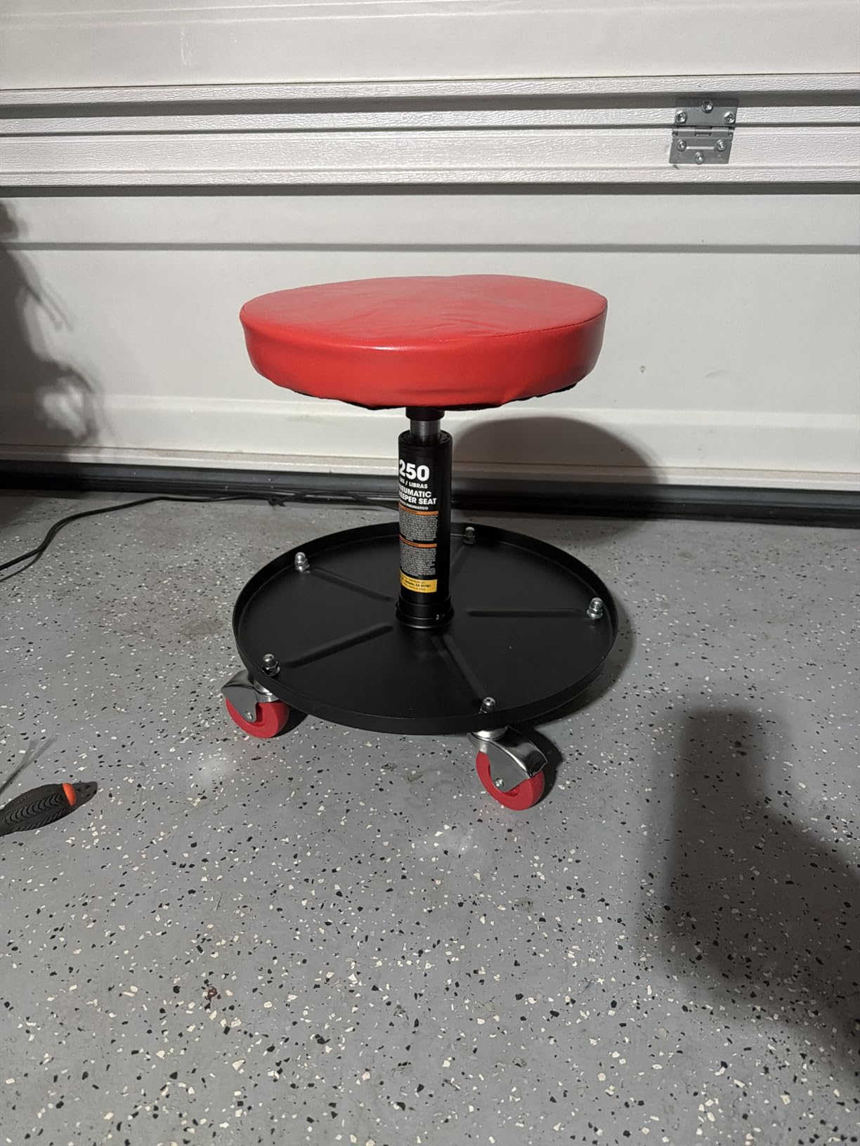 BIG RED TR6350 Torin Rolling Pneumatic Creeper Garage/Shop Seat: Padded Adjustable Mechanic Stool customer photo 1