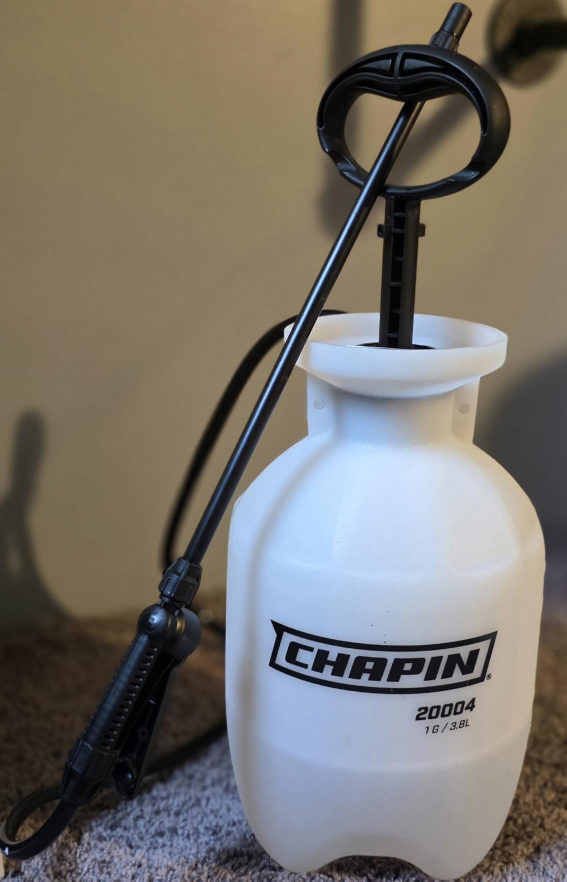 Chapin 20004 Pump Sprayer, 1-Gallon SureSpray Translucent Tank with an Easy Fill Funnel-Top Opening, Adjustable Cone Nozzle & 34