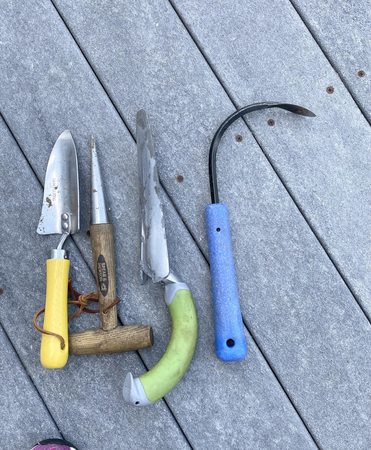 CobraHead Original Weeder & Cultivator Garden Hand Tool - Forged Steel Blade - Recycled Plastic Handle - Ergonomically Designed for Digging, Edging & Planting customer photo 2