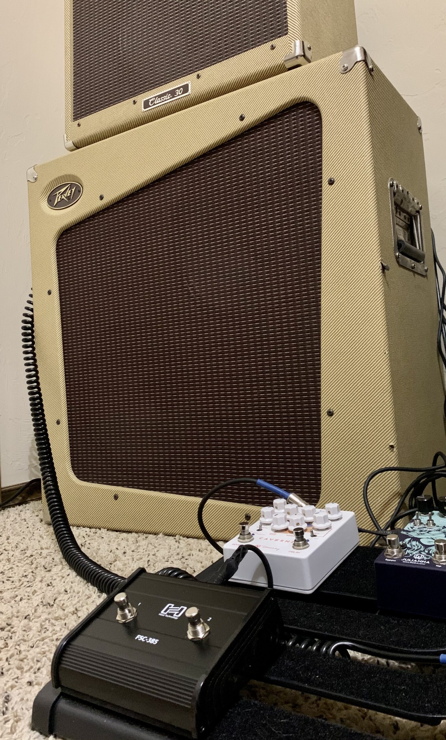 Hosa FSC-385 Footswitch, Guitar-style, Dual-latching customer photo 2