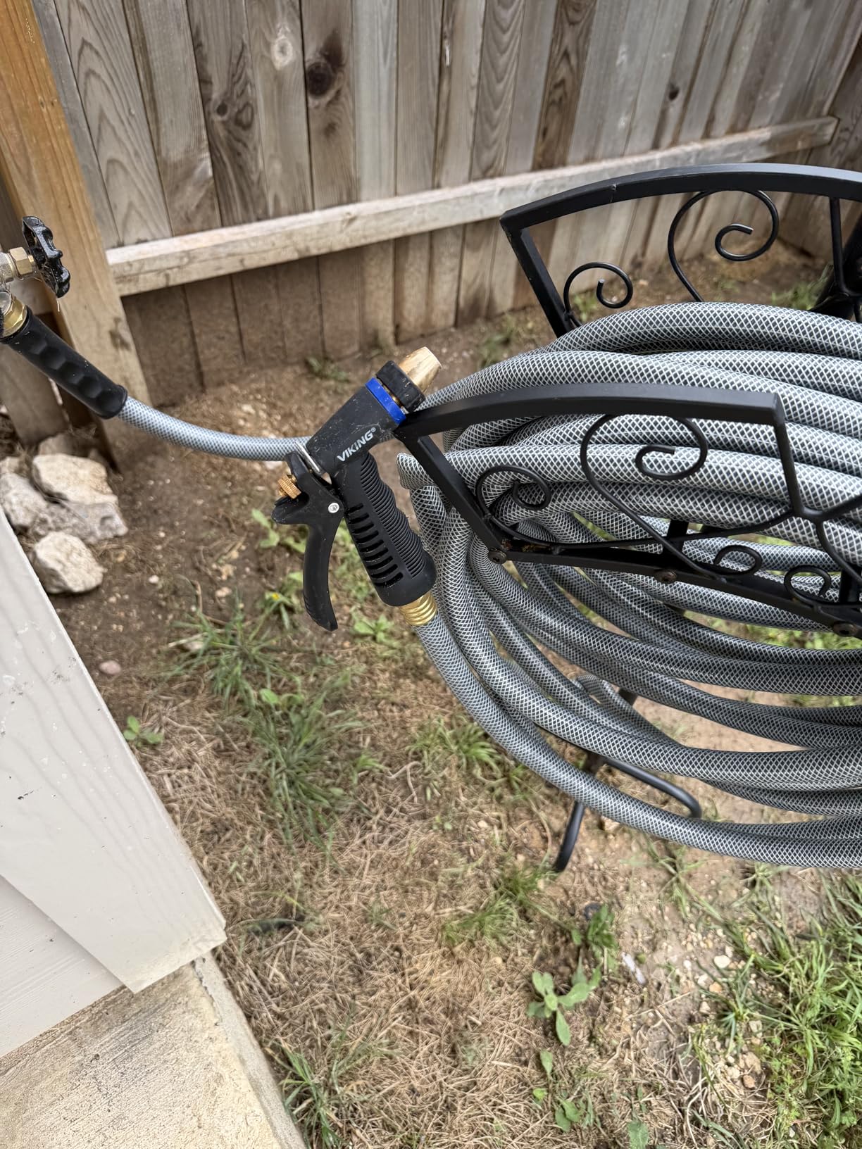 VIKING Hose Nozzle, Garden Hose Nozzle, Adjustable and Heavy Duty for Washing Car, Watering Plants, Washing Pets, and Home Use customer photo 1