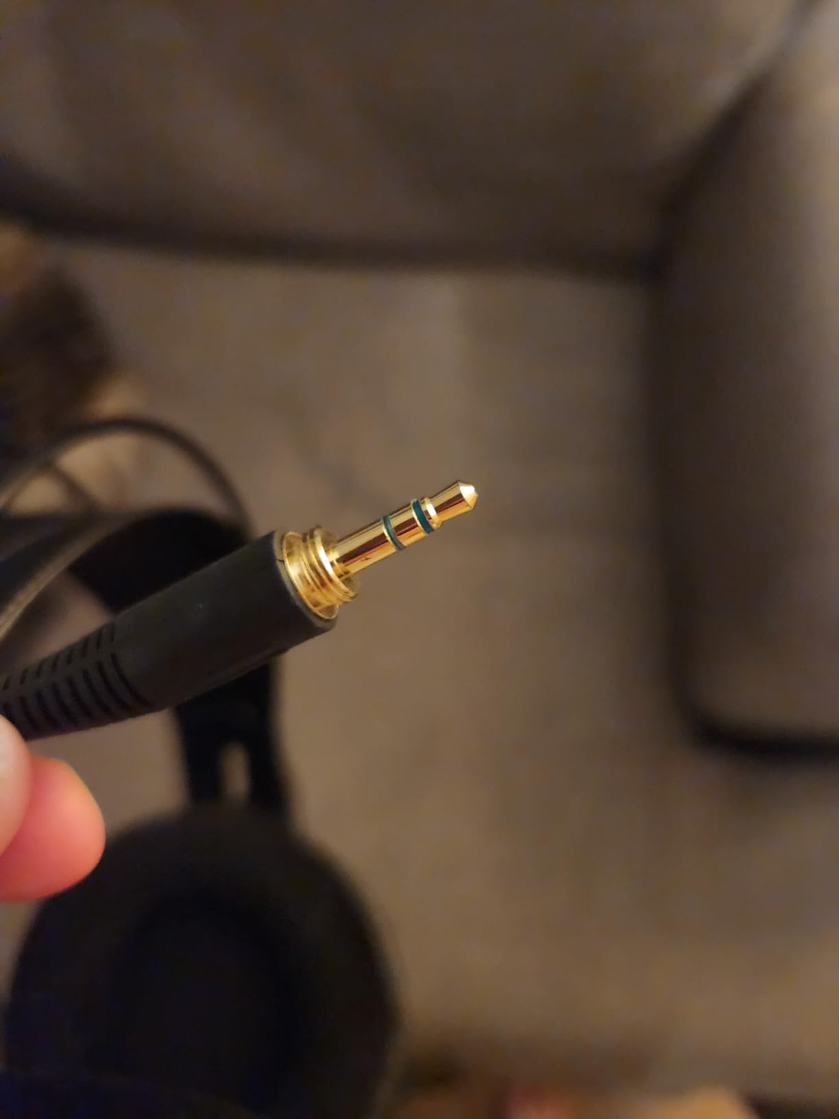 Samson SR850 Professional Studio Reference Semi-Open Headphones customer photo 2