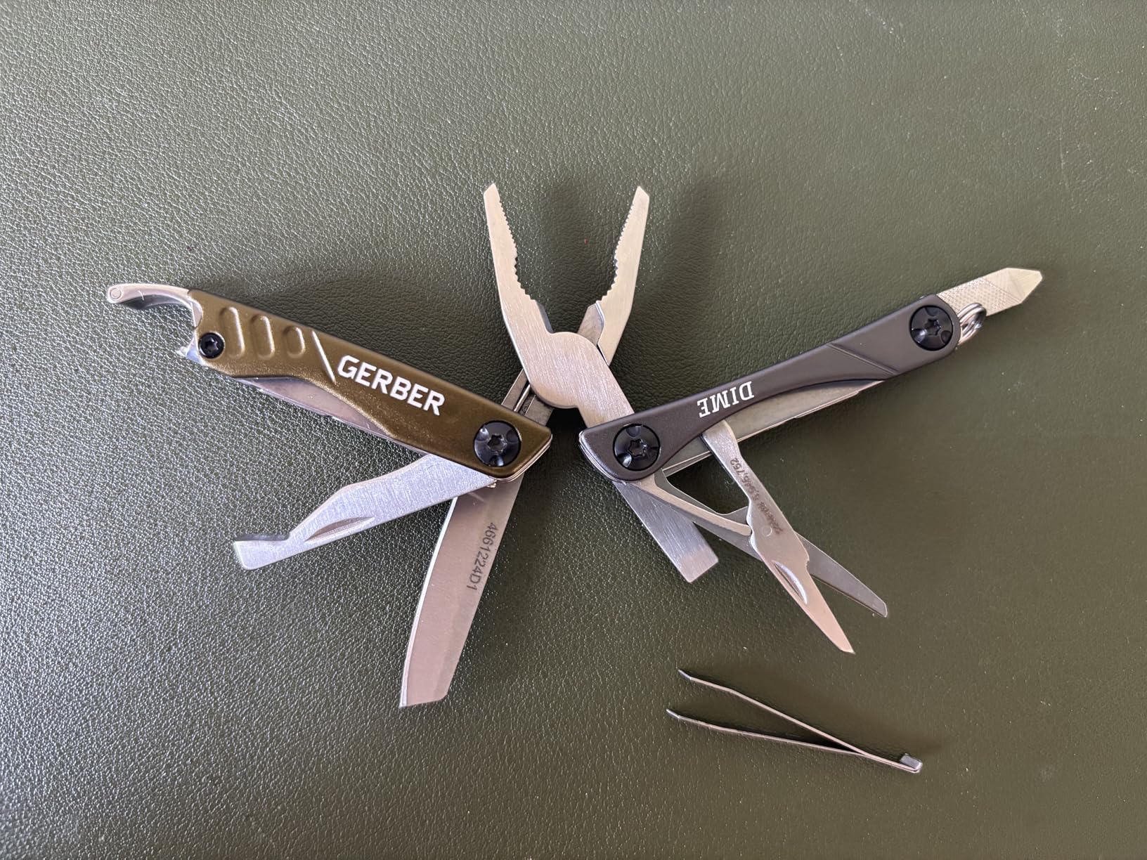 Gerber Gear Dime 12-in-1 Mini EDC Multitool - Needle Nose Pliers, Pocket Knife, Keychain, Bottle Opener - Green customer photo 2