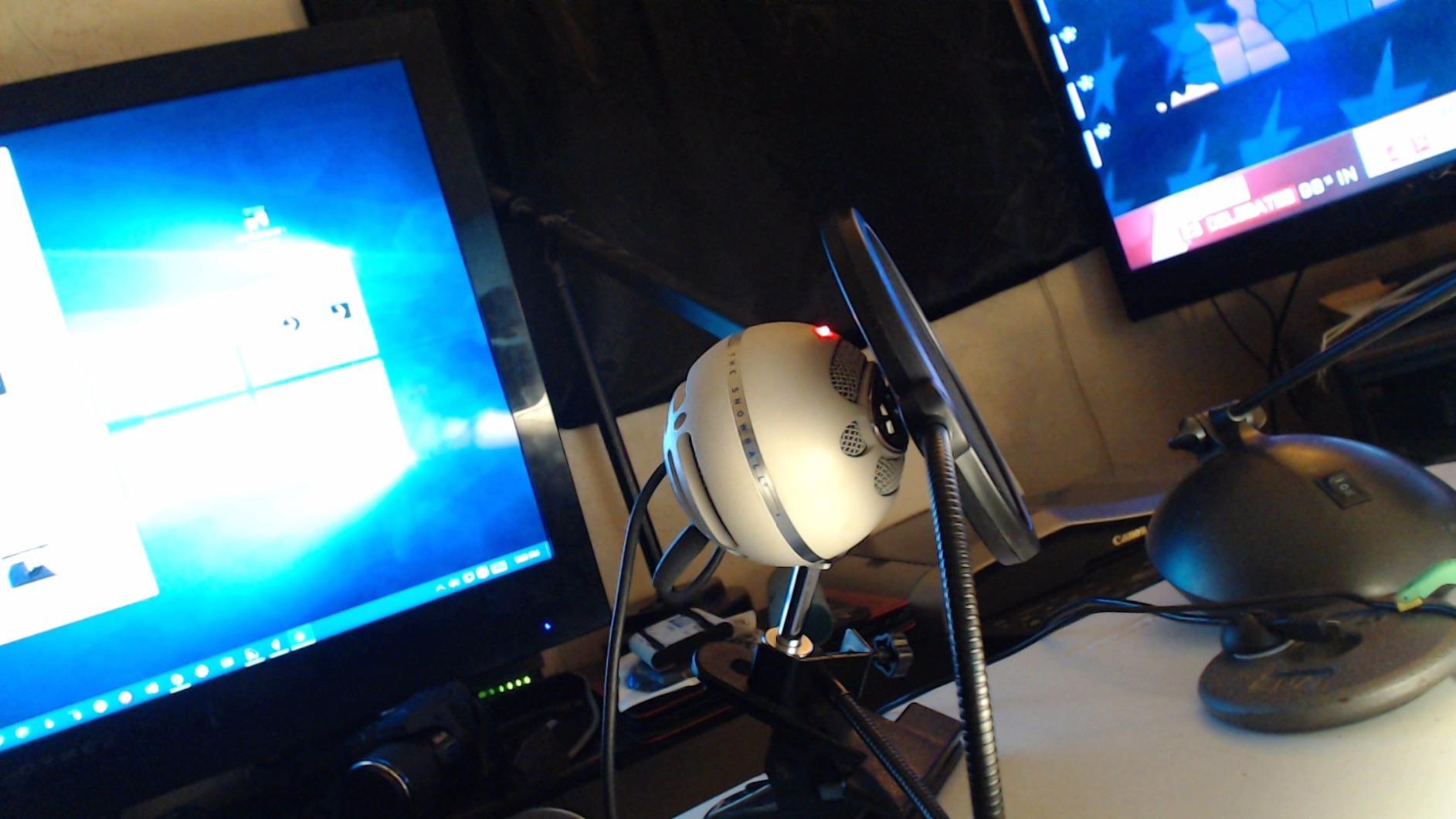 Dragonpad USA Microphone Pop Filter, Flexible Gooseneck Mount and Double Layer Sound Shield Guard Windscreen customer photo 2