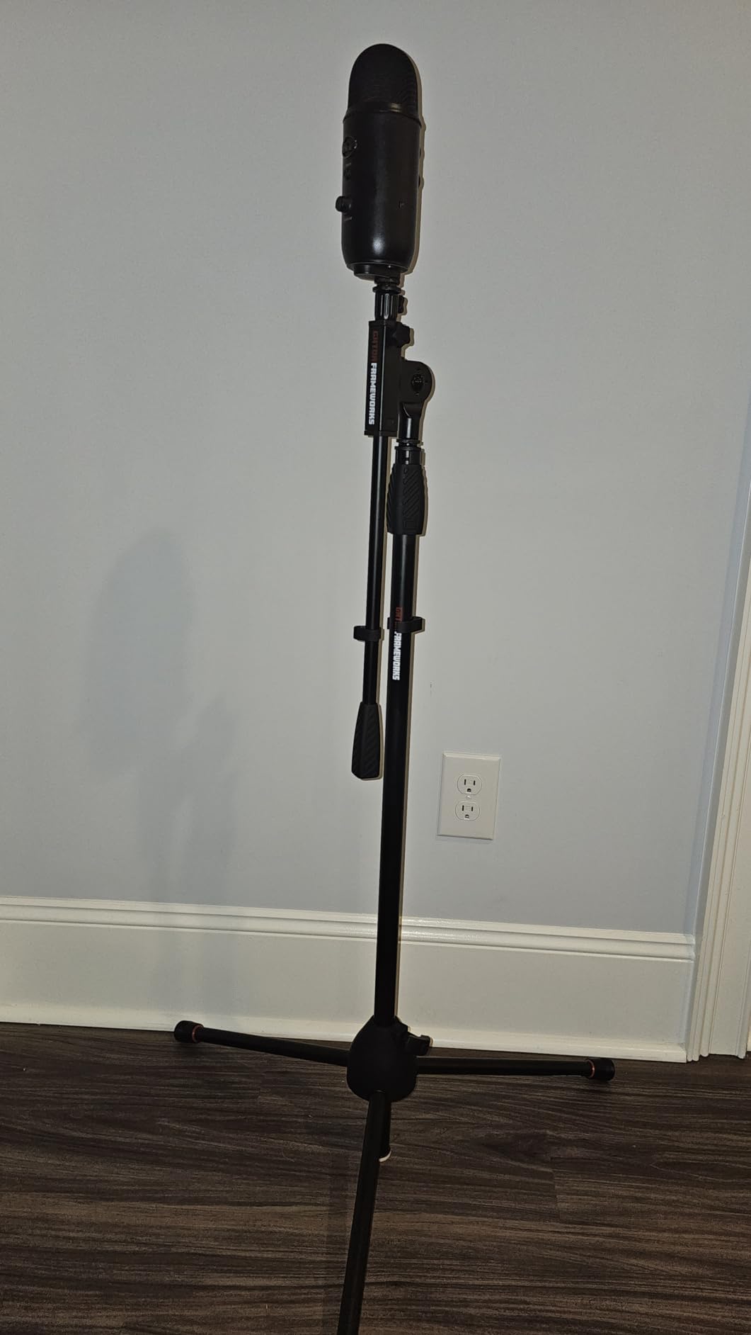Gator Frameworks Tripod Mic Stand with Boom Arm & Soft Grip Twist Clutch Height Adjustment, Includes 3/8