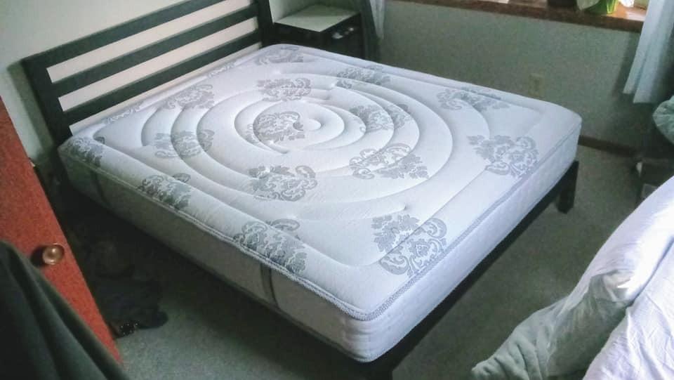 Classic Brands Gramercy Memory Foam and Innerspring Hybrid 14 Inch Mattress, Mattress in a Box, King customer photo 2