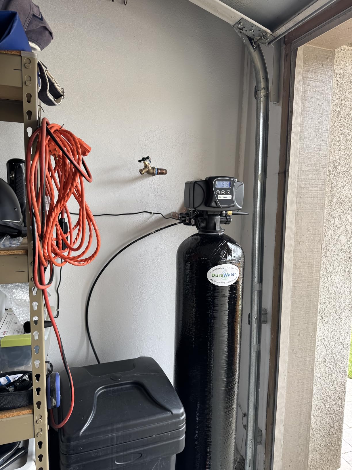 Fleck 5600 SXT Whole House Water Softener 48,000 Grains Ships Loaded with Resin in Tank, Black customer photo 2