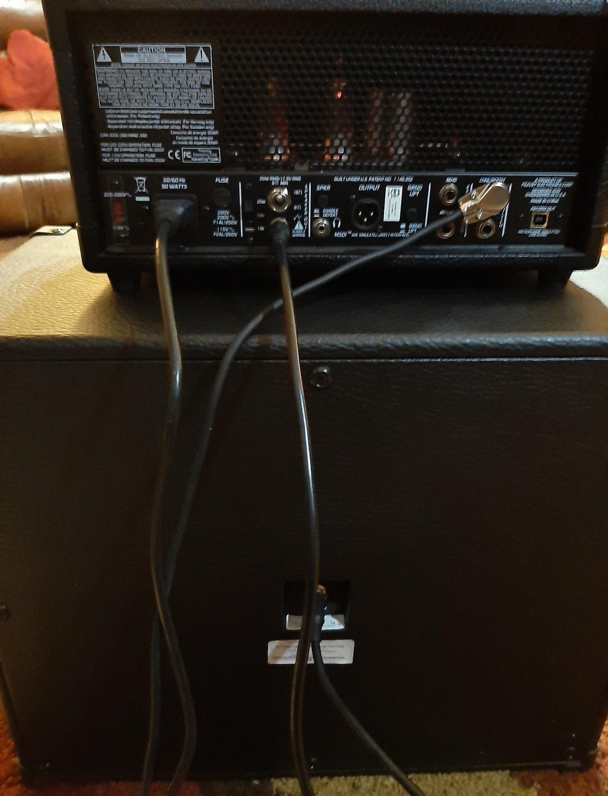 Peavey 212-6 120W 2x12 Guitar Speaker Cabinet customer photo 2