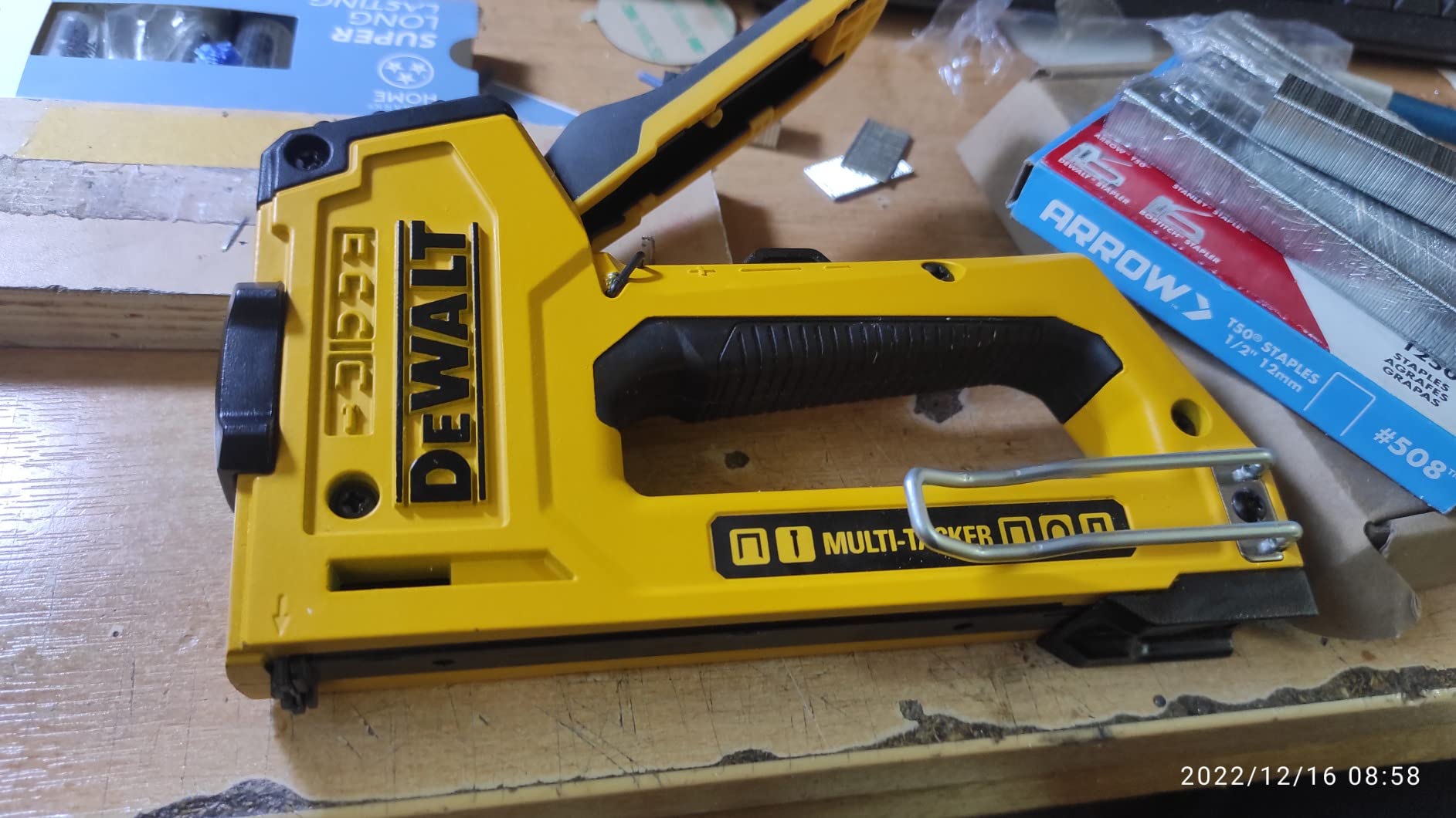 DEWALT DWHTTR510 5-in-1 Multi-Tacker customer photo 2