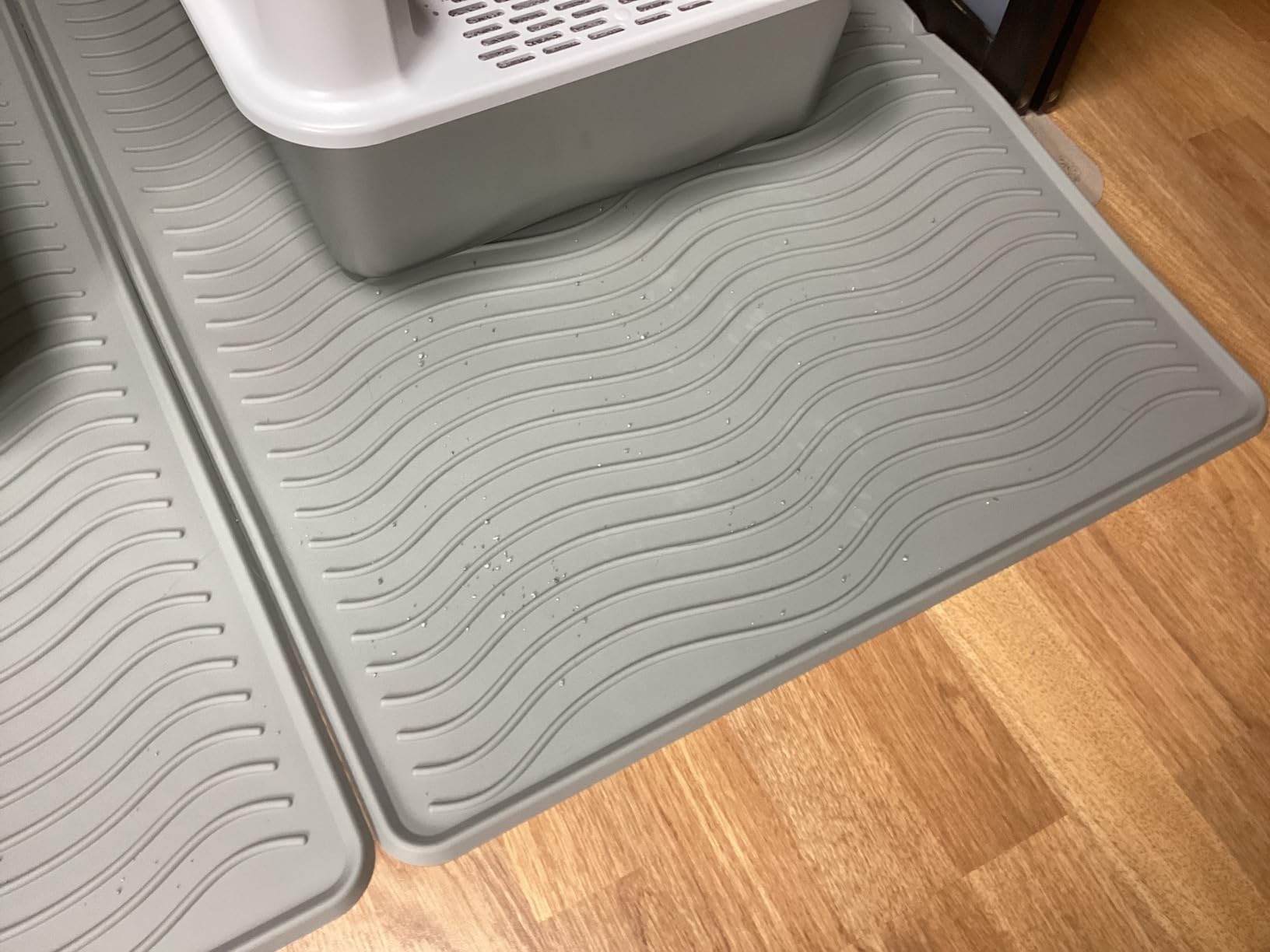 ToughGrip Waterproof Cat Litter Matt with Inner Channels and Raised Outer Lip, Large, Premium Grade Silicone, Housebreaking Cat Supplies customer photo 2