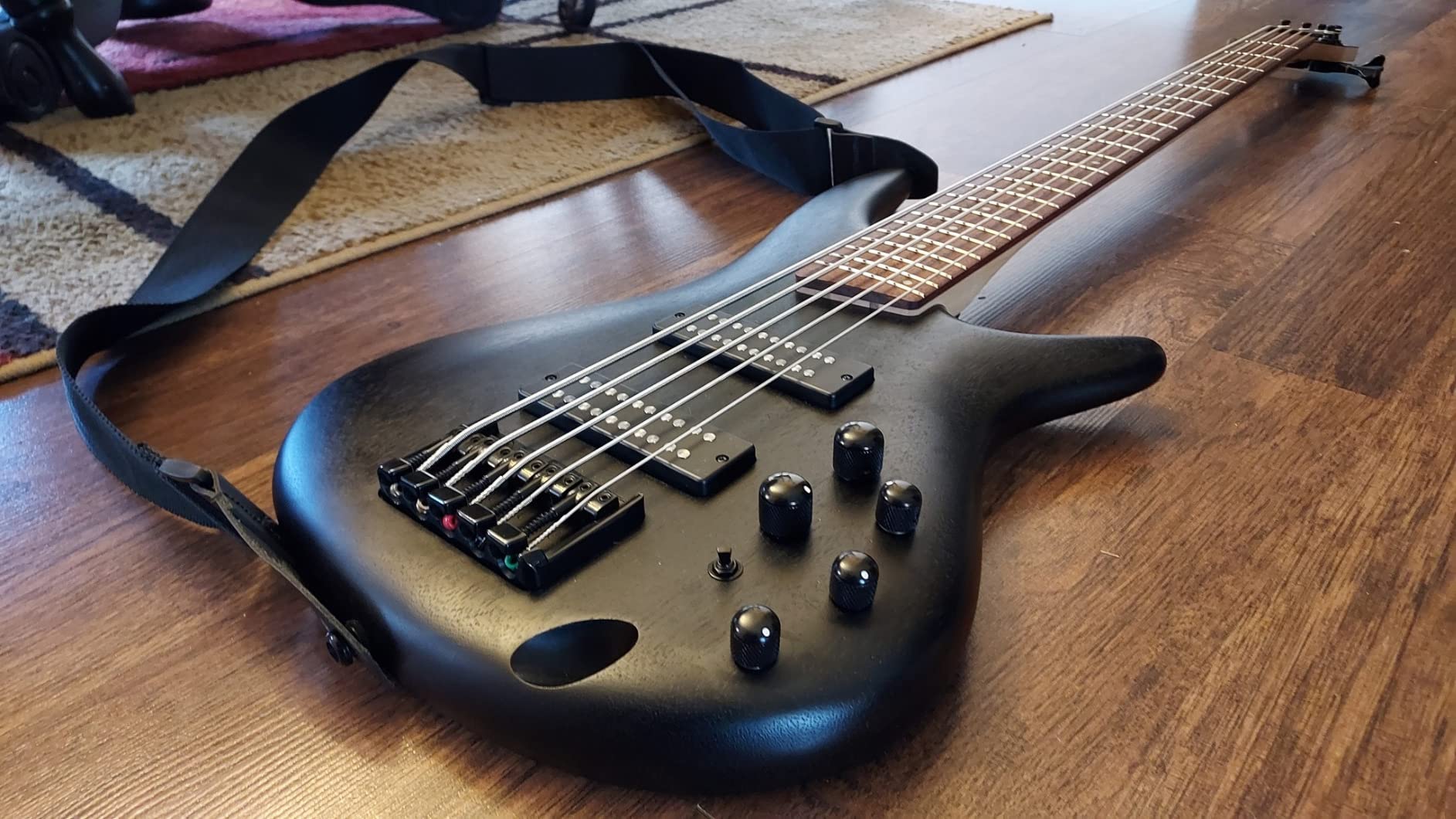 Ibanez SR305E Standard 5-String Bass Guitar - Weathered Black customer photo 1