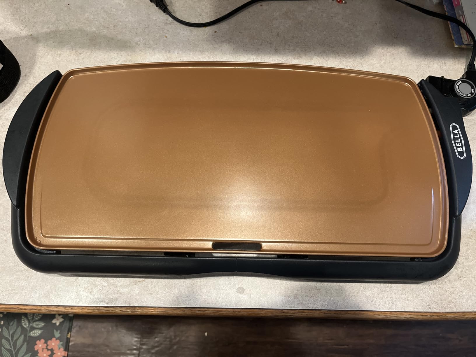 BELLA Electric Ceramic Titanium Griddle, Make 10 Eggs At Once, Healthy-Eco Non-stick Coating, Hassle-Free Clean Up, Large Submersible Cooking Surface, 10.5