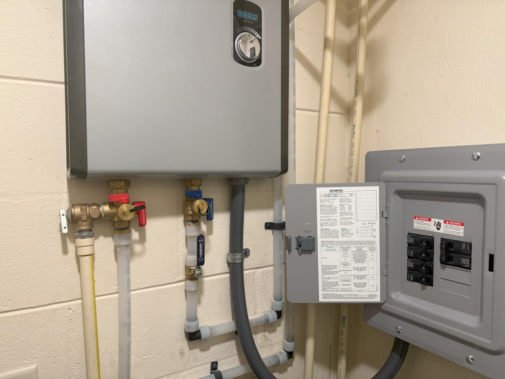 Rheem 11kW 240V Tankless Electric Water Heater customer photo 1