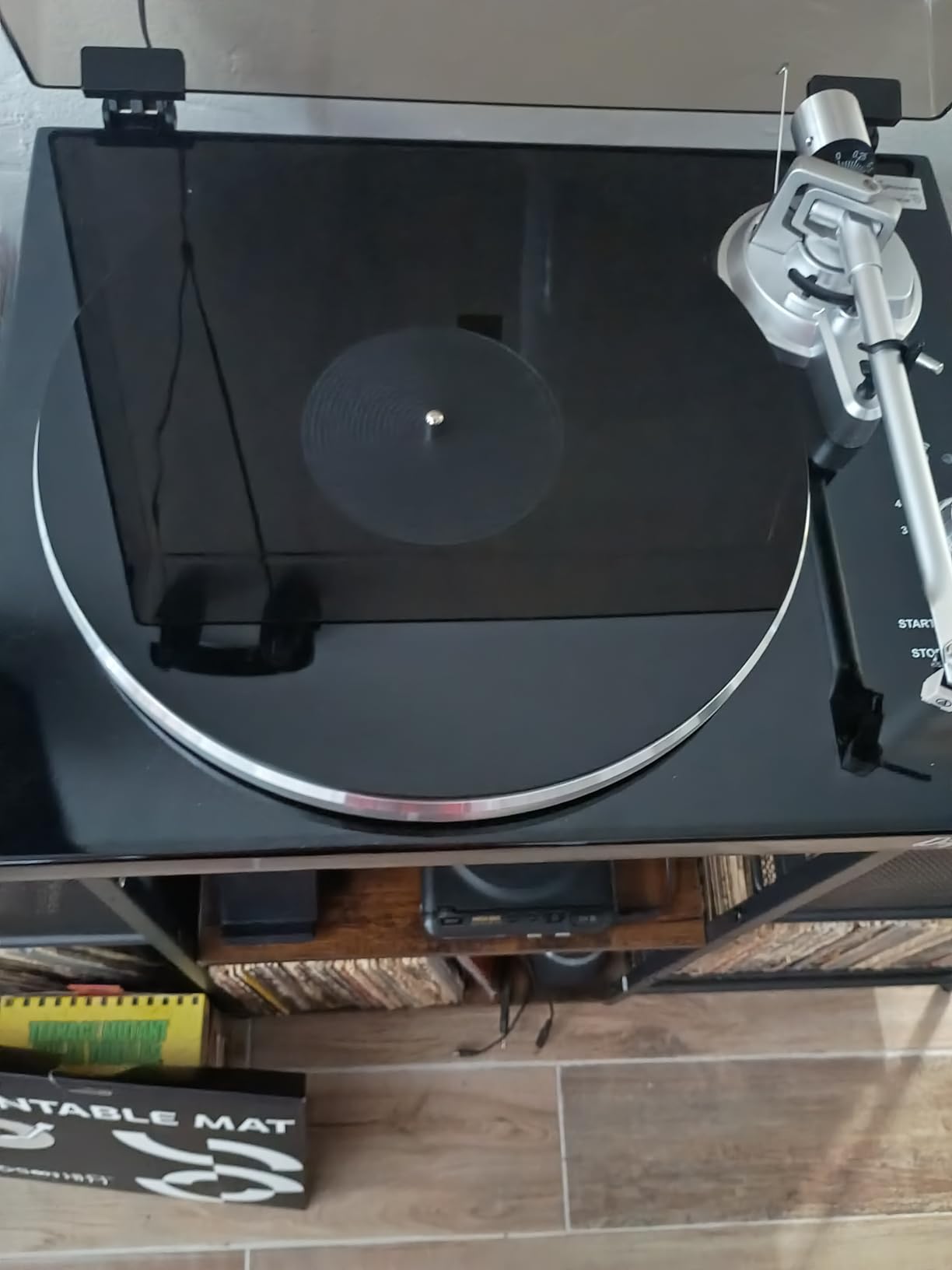 Hudson Hi-Fi Acrylic Turntable Mat - 11.75
