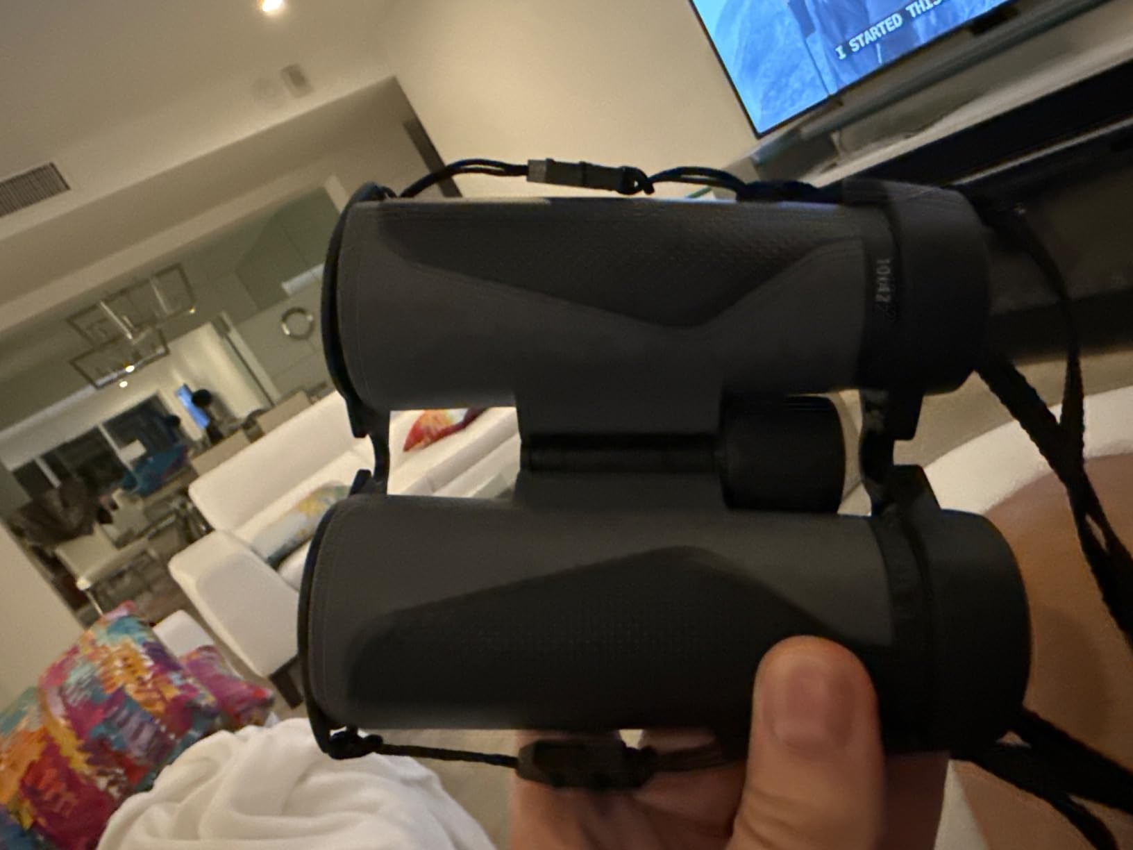 ZEISS Terra ED Binoculars 10x42 Waterproof, Fast Focusing with Coated Glass for Optimal Clarity in All Weather Conditions customer photo 2