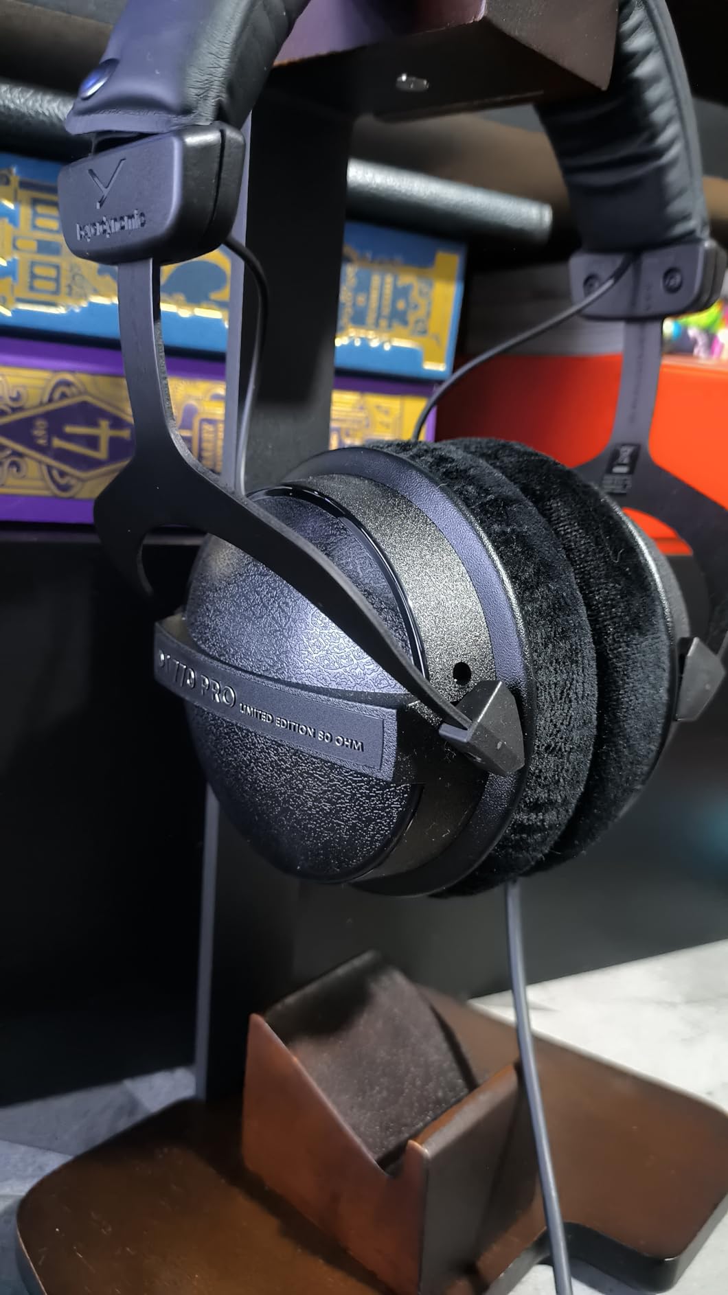beyerdynamic DT 770 PRO, 80 Ohm, Closed Back, Over Ear, Wired Professional Studio Headphones, 3m Straight Cable, Black customer photo 1