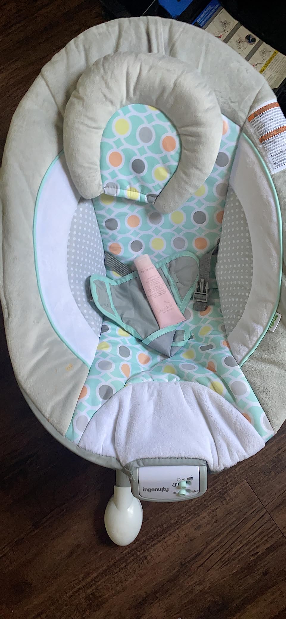 Ingenuity Soothing Baby Bouncer Infant Seat with Vibrations, Toy Bar & Sounds customer photo 1