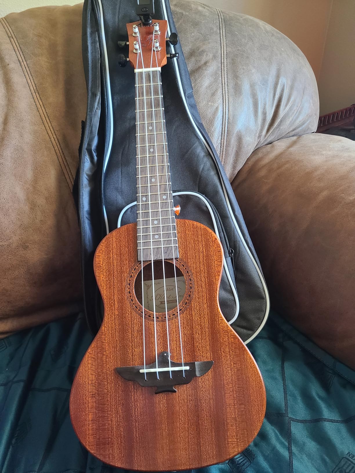 Ukulele, AKLOT Tenor Ukelele Solid Mahogany 26 inch for Professional Beginners Adults Kit with Free Online Lesson and Uke Accessories customer photo 1