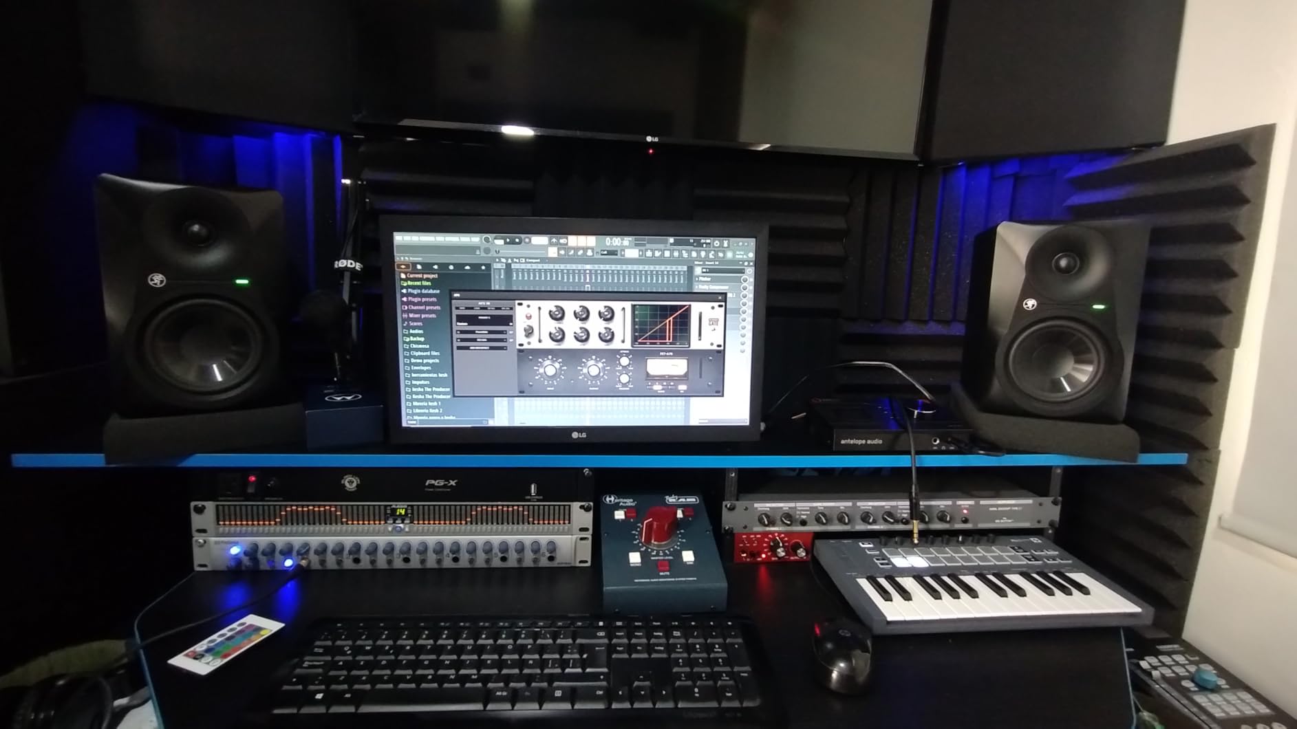 Mackie MR824 8-Inch Studio Monitor (Single) customer photo 1