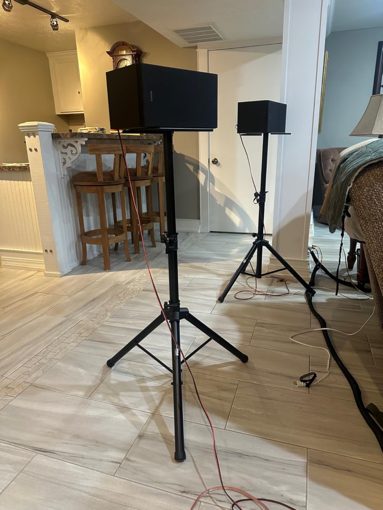 Pyle Adjustable Speaker Stand Pair - Dual Studio Monitor Tripod with Metal Base, Anti-Slip Speaker Pads, Height Adjustment from 34 to 53 - 90 lbs Weight Capacity customer photo 1