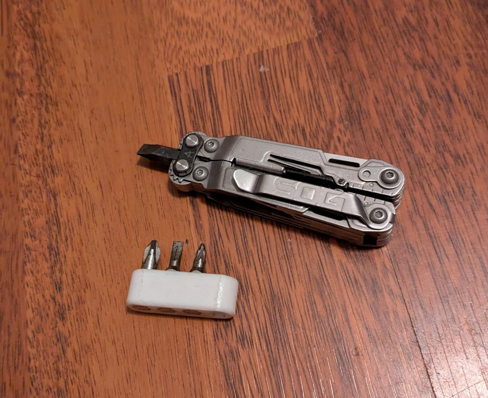 SOG PowerPint Mini Compact Stainless Steel Multi-Tool with 18 Lightweight Specialty Tools & SOG Multitool Pliers customer photo 1
