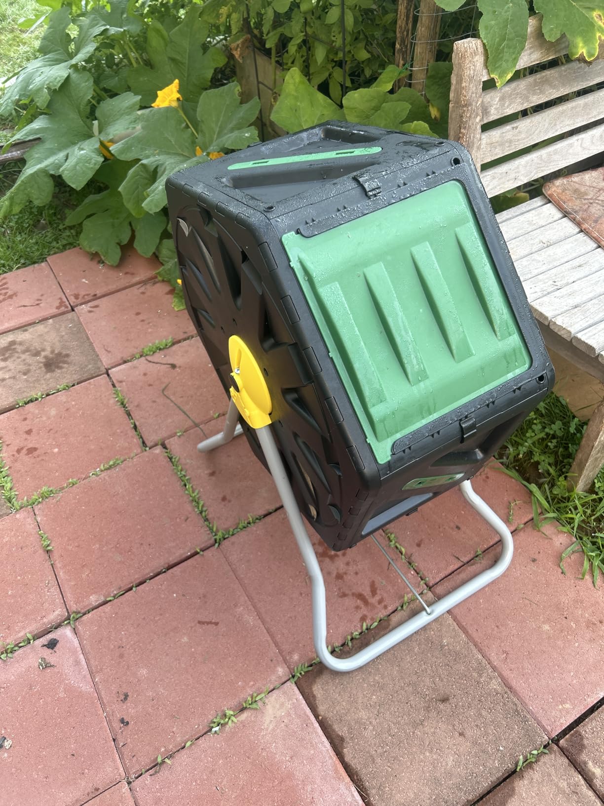 Miracle-Gro Large Dual Chamber Compost Tumbler, 55.4 Gallons - Easy-Turn, Fast-Working System - Heavy-Duty High Volume Composter (2 x 27.7 gallons) customer photo 1