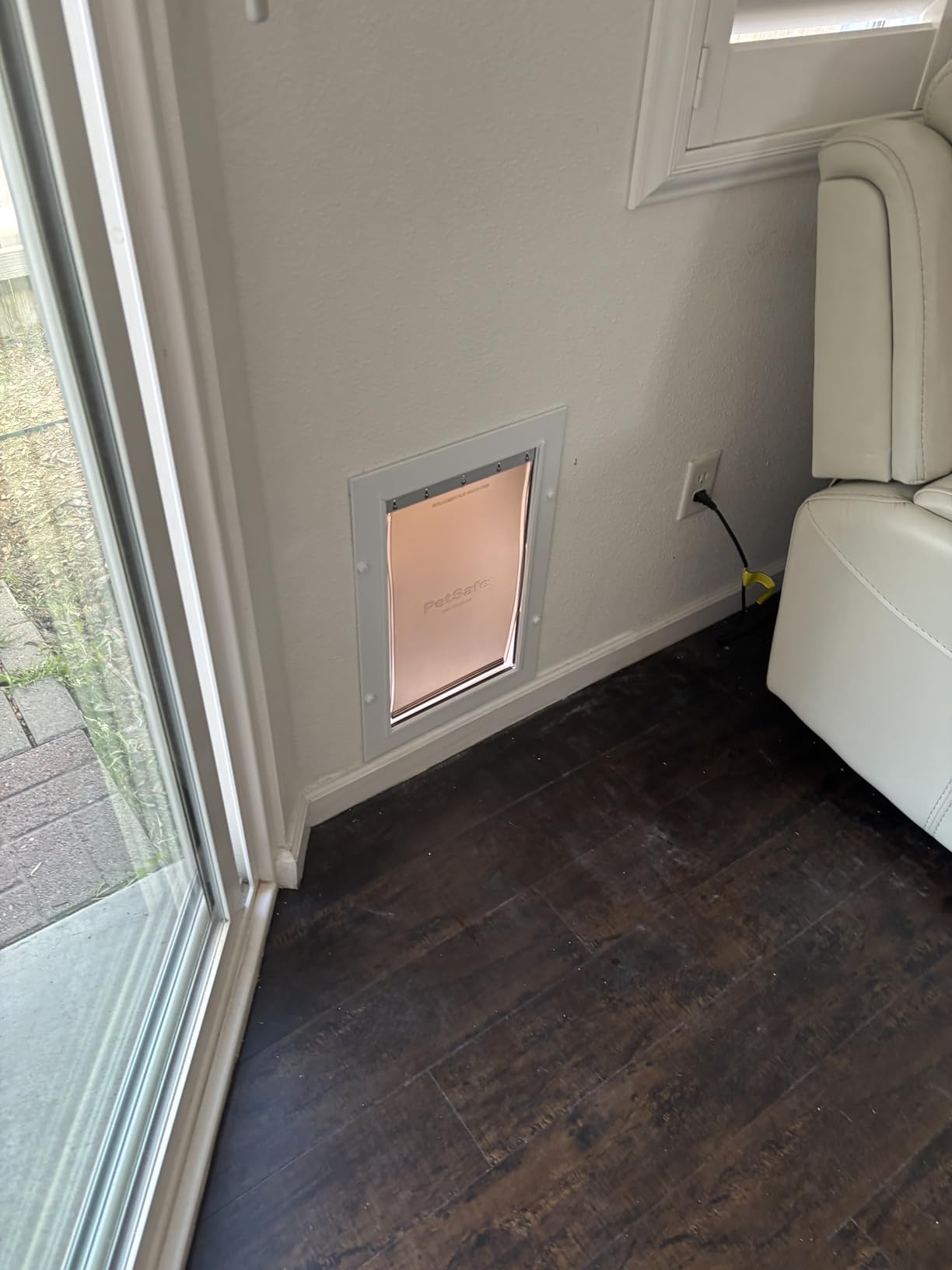 PetSafe Never Rust Wall Entry Pet Door - Telescoping Frame, Large customer photo 1