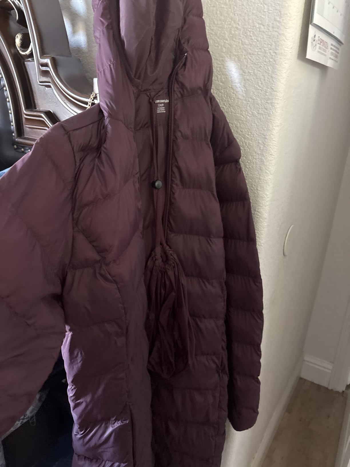 Amazon Essentials Women's Lightweight Water-Resistant Packable Hooded Puffer Coat (Available in Plus Size) customer photo 1