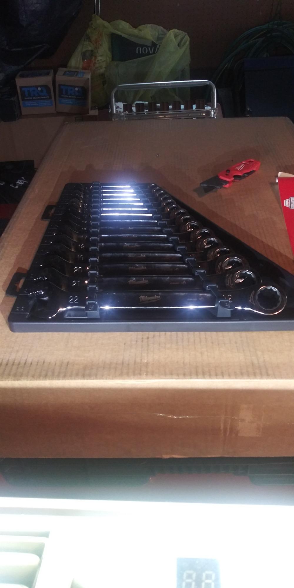 Milwaukee MLW48-22-9516 Ratcheting Combination Wrench Set Metric customer photo 2