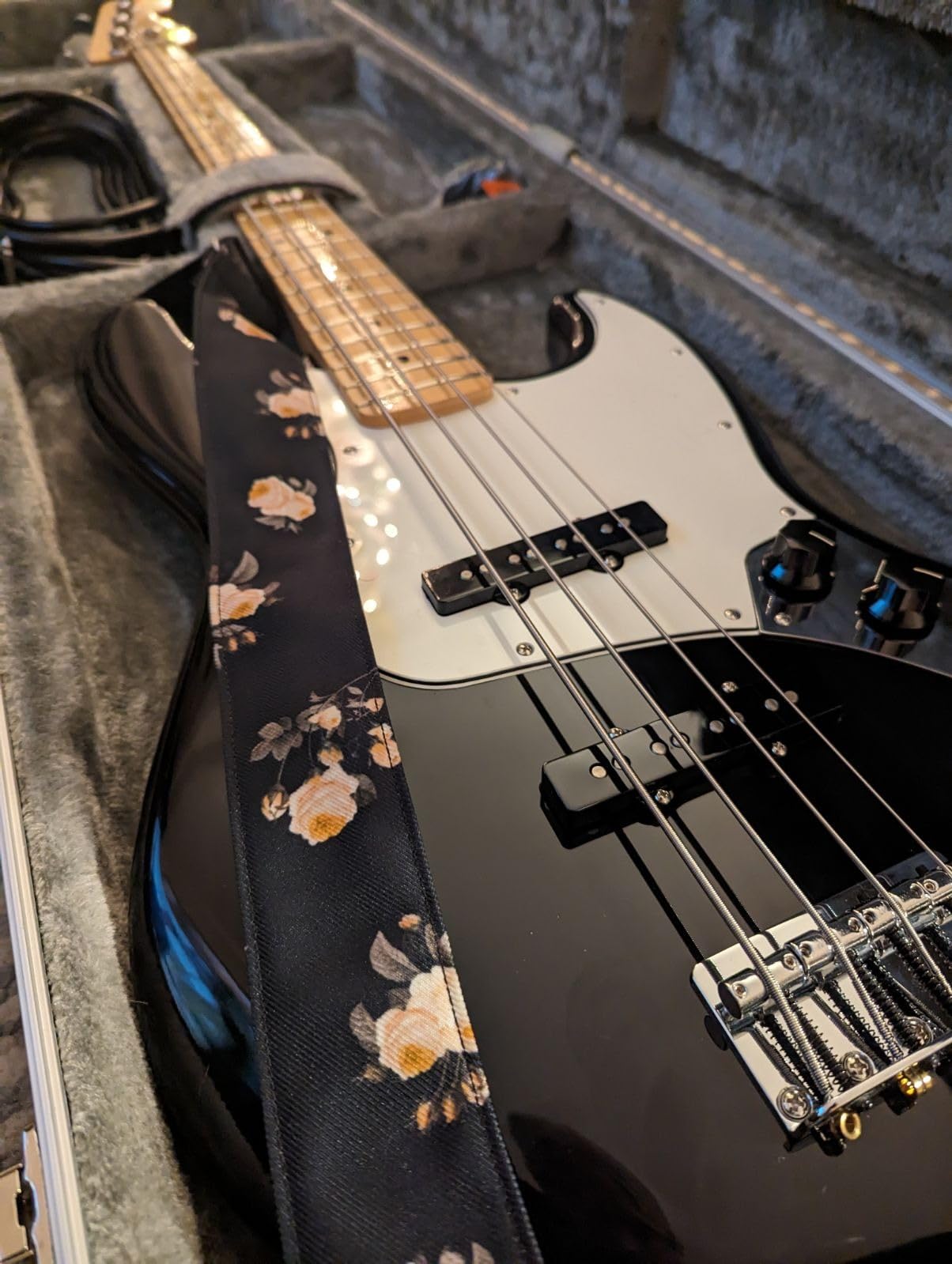 Fender Player Jazz Electric Bass Guitar, Maple Fingerboard, Polar White customer photo 1