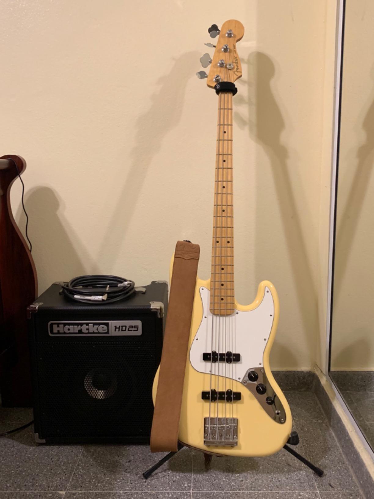 Fender Player Jazz Electric Bass Guitar, Maple Fingerboard, Polar White customer photo 2