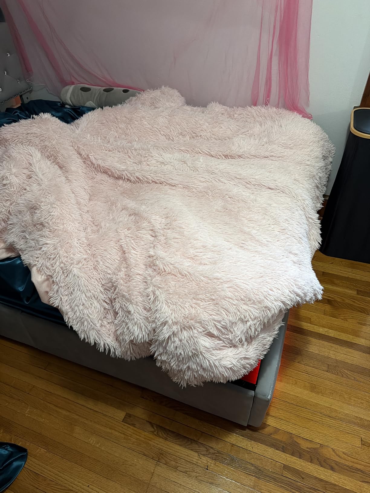 EASELAND Queen Size Down Alternative Comforter - Quilted Duvet Insert for All Seasons, Soft Lightweight with Corner Tabs, Summer Winter Warm Bedding, White 88x88 Inches customer photo 2