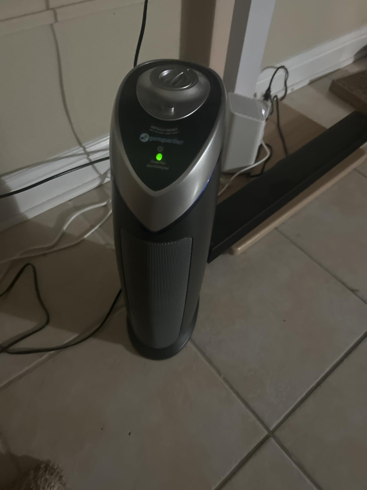 GermGuardian Air Purifier for Home with HEPA Pure Filter, for Wildfire Smoke, Pet Dander, Pollen, Odors, Large Rooms - 743 Sq. Ft., Removes 99.97% Pollutants, UV-C Light, 22in, AC4825W, White customer photo 2