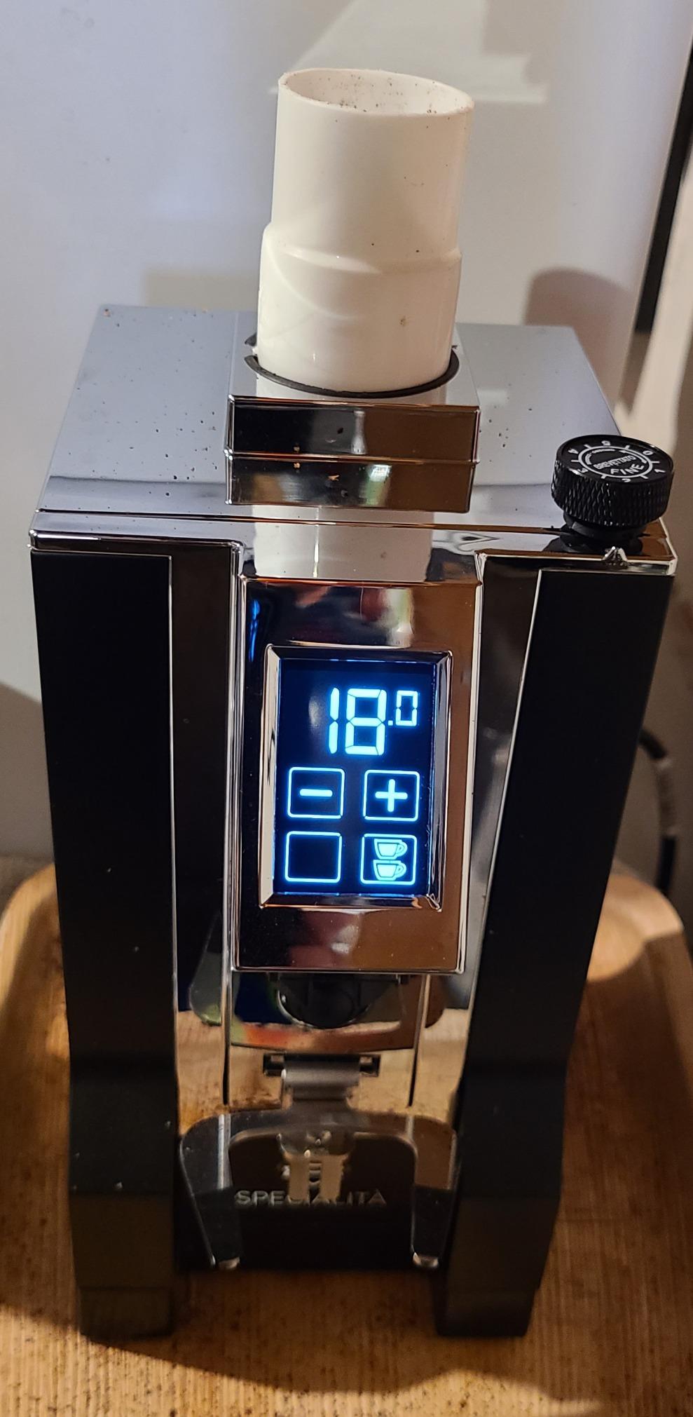 Eureka Mignon Specialita Espresso Grinder | Sound-Insulated | Stepless 55mm Burrs | Touchscreen | Ferrari Red customer photo 2