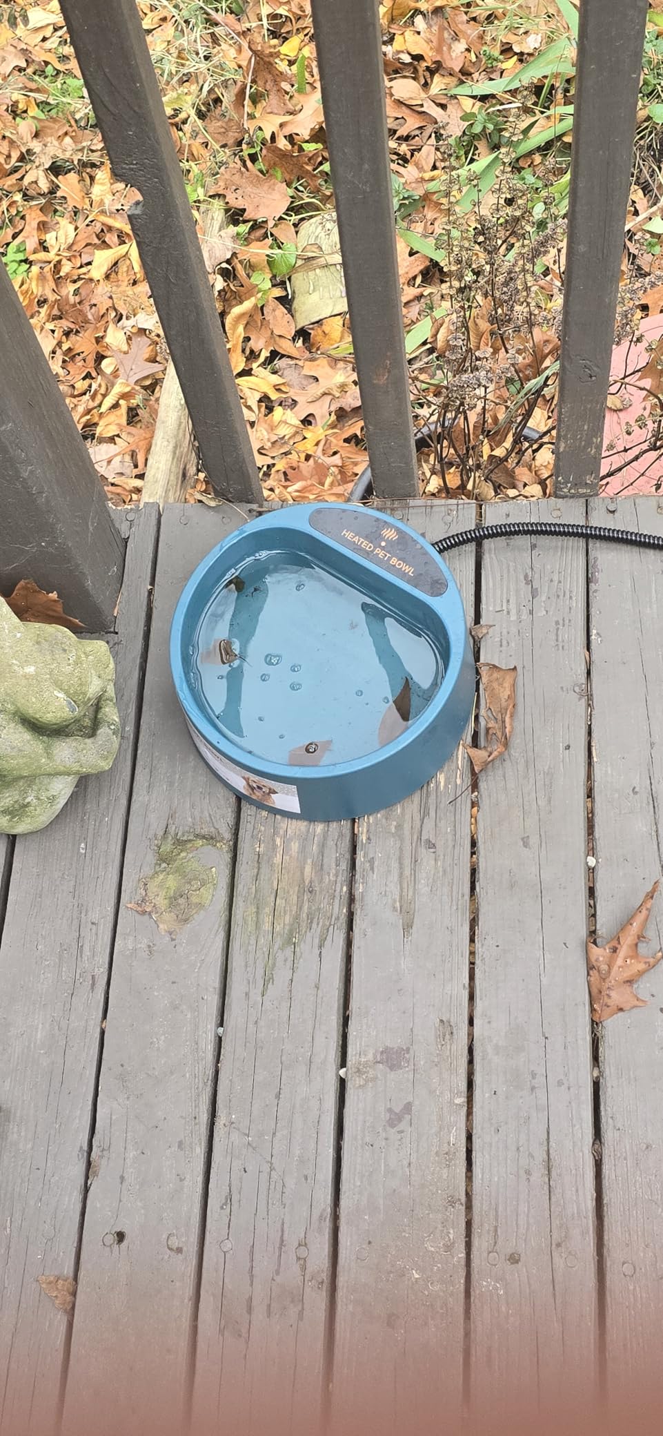 Heated Water Bowl for Dogs, Heated Dog Bowl for Cats Birds Chickens Water Heater, Outdoor Pet Heating Dish Provides Drinkable Water in Frozon Winter, 2.2L customer photo 2