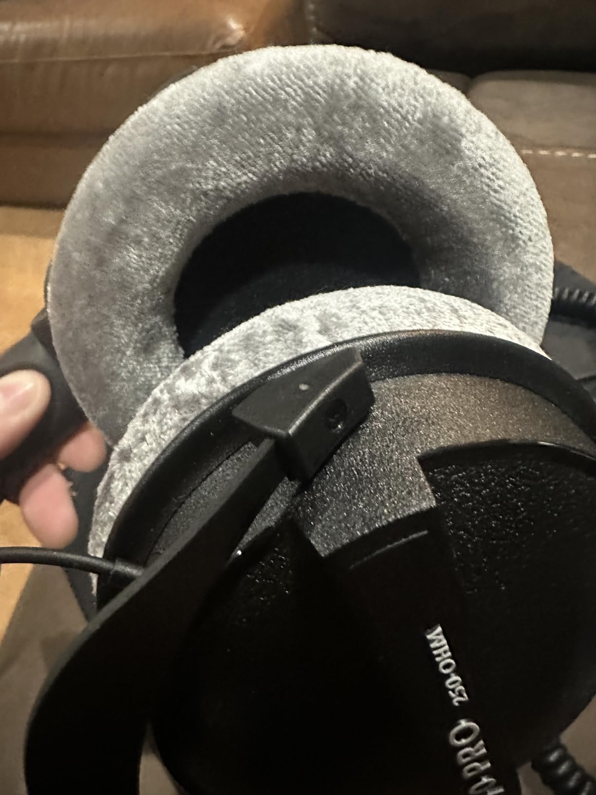 beyerdynamic DT 770 PRO, 250 Ohm, Closed Back, Over Ear, Wired Professional Studio Headphones, Audio Monitors, Audiophile, 3m Coiled Cable, Black with Limited Edition Black Velour Ear Pads customer photo 1
