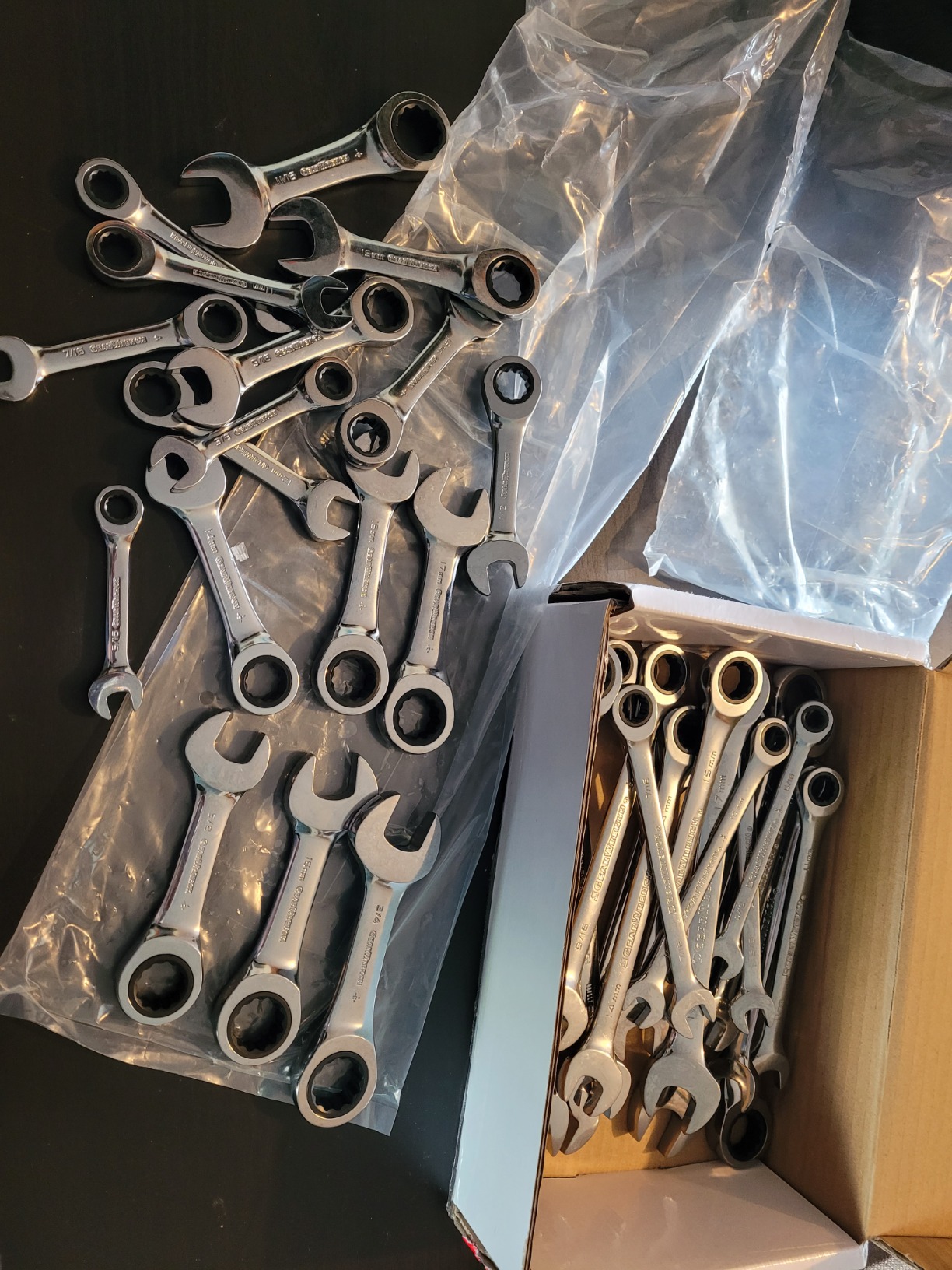 GEARWRENCH 34 Pc. Standard & Stubby Ratcheting Wrench Set, SAE & Metric - 85034 customer photo 2