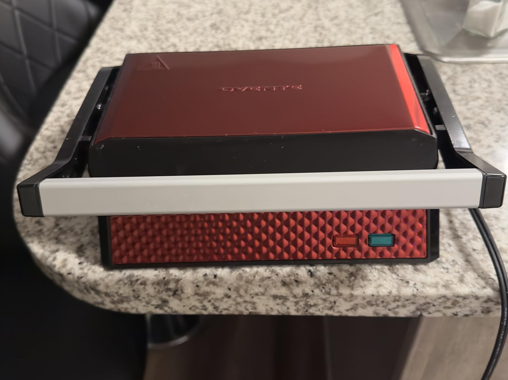 OVENTE Electric Indoor Panini Press Grill and Sandwich Maker with Non-Stick Coated Plates, Cool-Touch Handle and Removable Drip Tray, Opens 180 Degrees to Fit Any Type or Size of Food, Red GP0620R customer photo 1