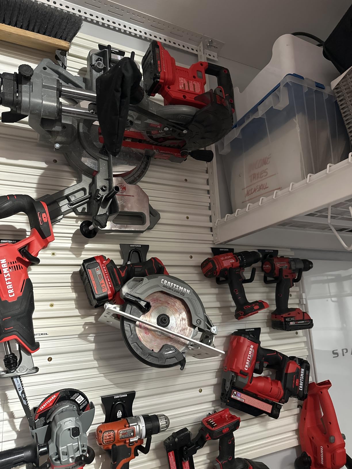 CRAFTSMAN V20 Cordless Sliding Miter Saw, 7-1/4 inch, Single Bevel (CMCS714M1) customer photo 2