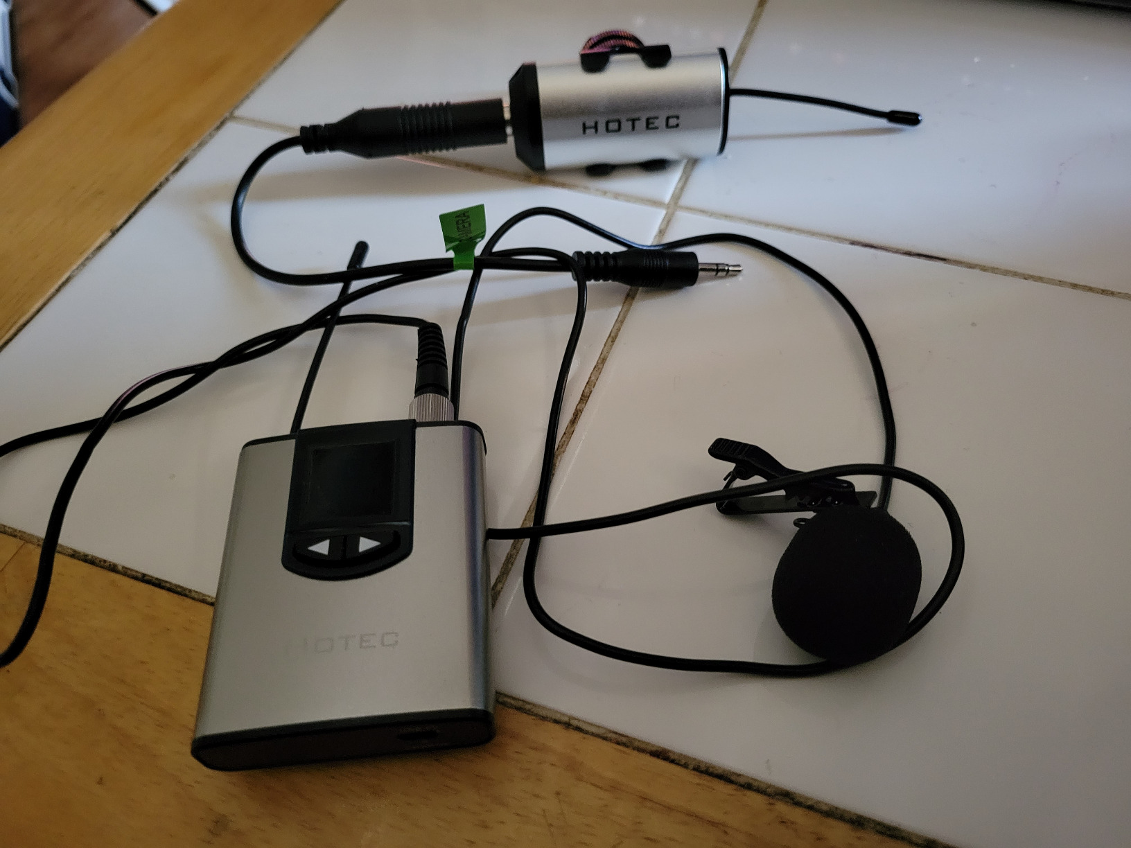 HOTEC UHF Wireless Headset Microphone/Lavalier Lapel Mic with Bodypack Transmitter and Mini Rechargeable Receiver 1/4
