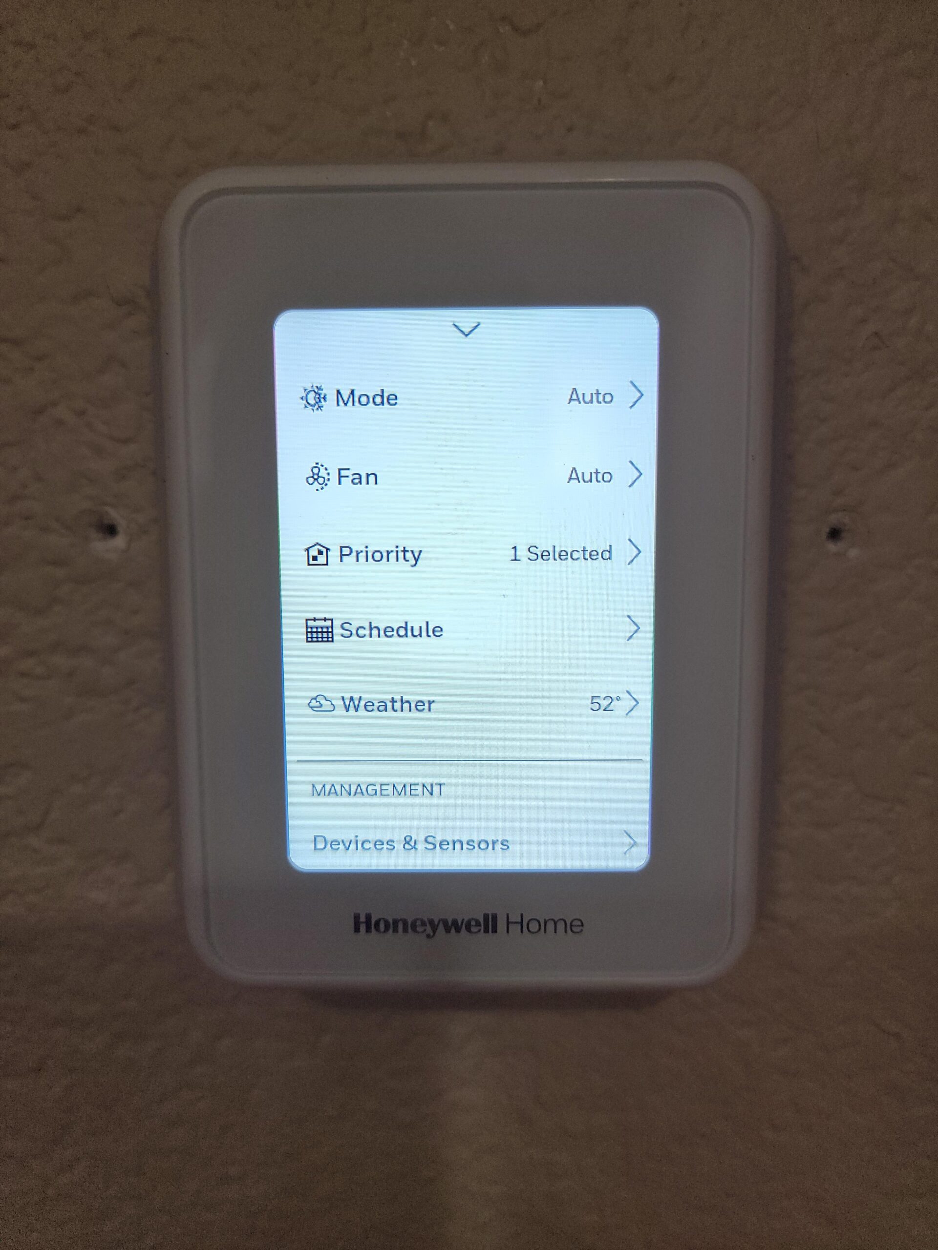 Honeywell Home T9 WiFi Smart Thermostat with 1 Smart Room Sensor - Touchscreen Display, White customer photo 2