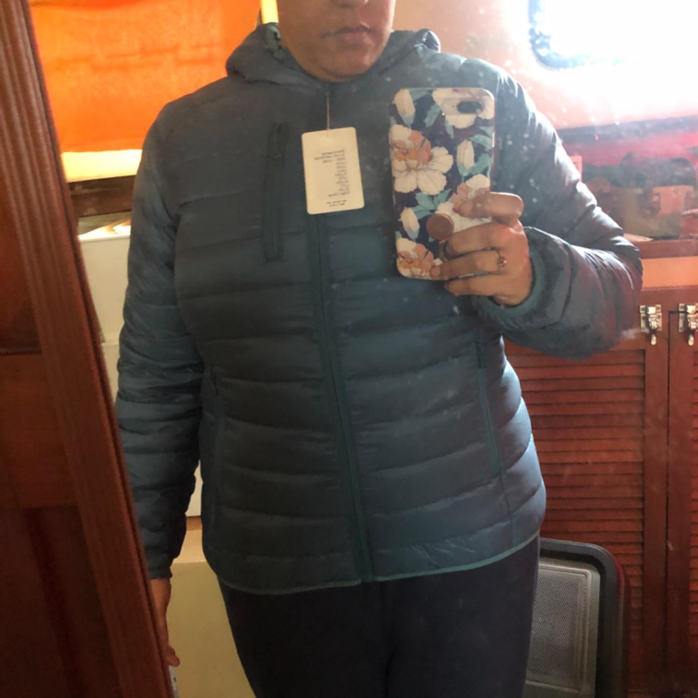 Wantdo Women's Packable Down Jacket Lightweight Puffer Jacket Hooded Winter Coat customer photo 2